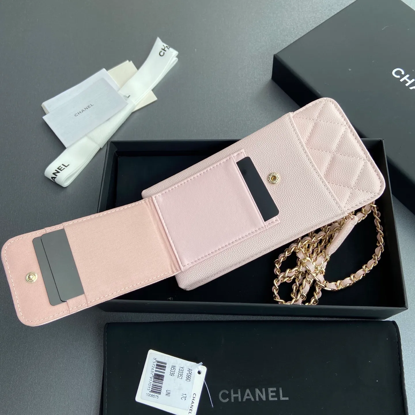 Xiaoxiang imported Italian grain cowhide Item number: AP1980 Price: 540 Color: light pink fine ball pattern gold buckle Size: w18.5×h9×d3cm