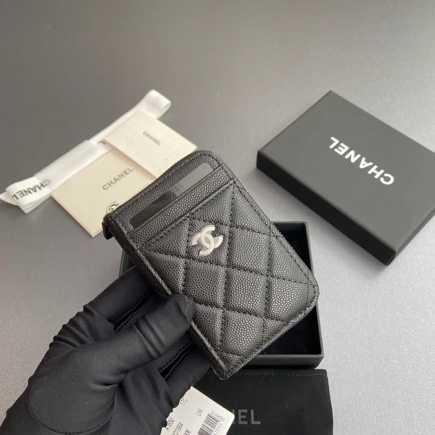 [Special grade hardware original leather] ¥280 Xiaoxiang small zipper bag card holder series with iconic metal logo, gold tone metal hardware, special Italian imported leather 2 card slots wallet bag, 4 card slots No.: 1650 Black fine ball pattern silver steel mark Size: w11×h7.5×2cm
