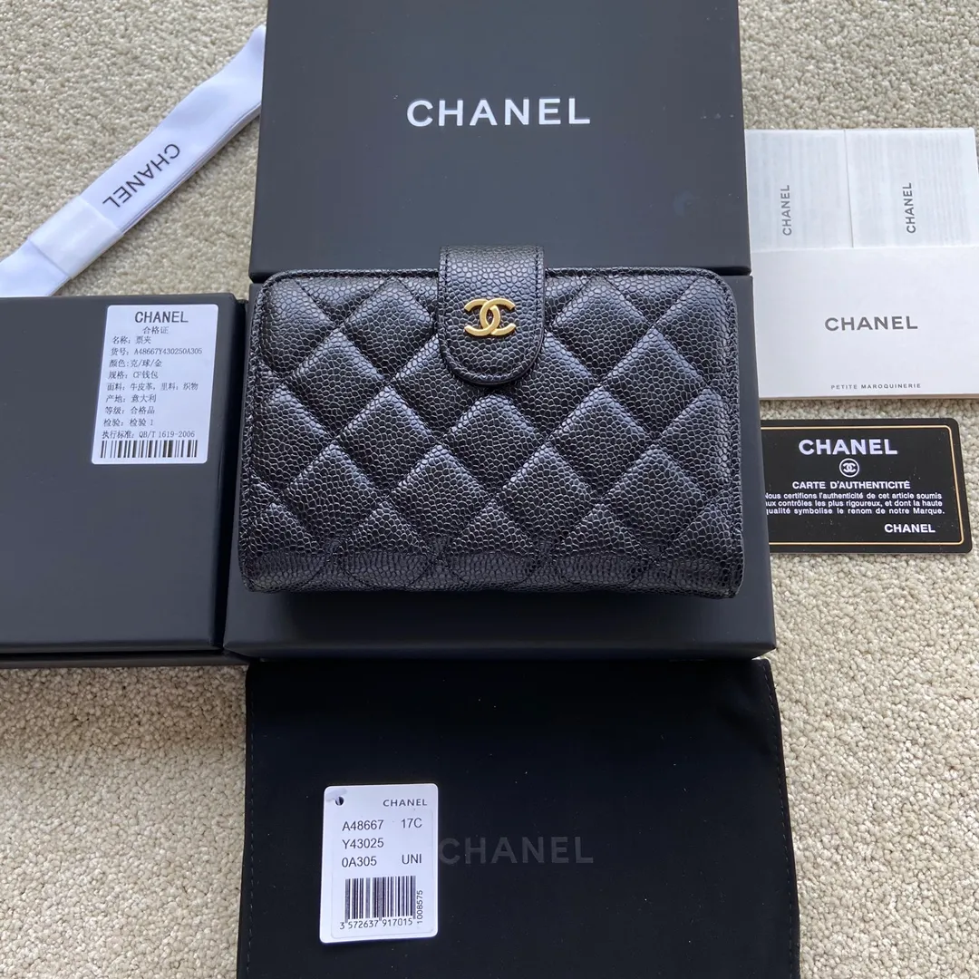 480💰Xiaoxiang imported Italian grained calfskin Item number: A48667 Height: w15×h10×d2.5cm Color: black ball pattern gold steel mark