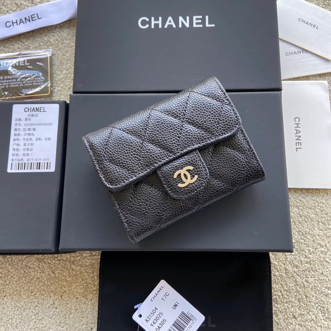 Xiaoxiang imported Italian leather double-layer card holder 320💰 Item number: A31504 Height: w12.5×h8.5×d2.5cm Color: black ball pattern silver steel mark