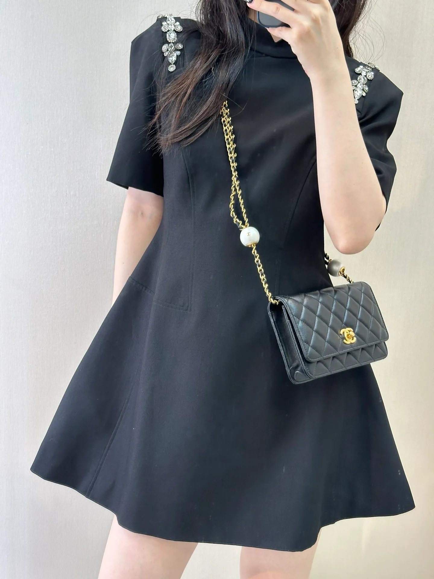 3964 black upper body