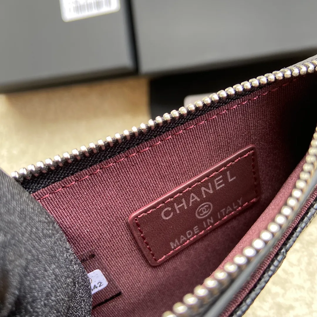 240💰Xiaoxiang imported Italian leather Item number: A84105 Size: w.11.5×h9cm Color: Black fine ball pattern silver steel mark