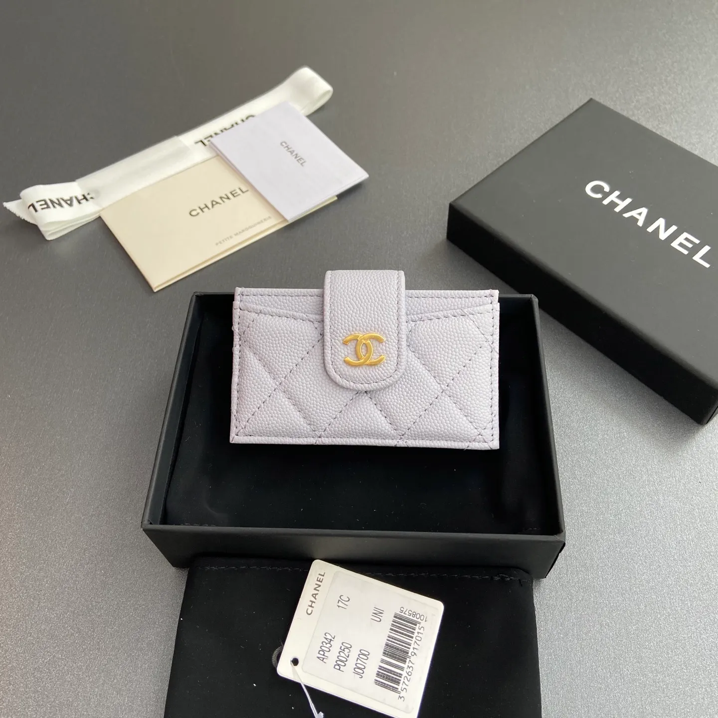 [Special grade hardware original leather] ¥400 Small fragrant organ multi-card slot card holder series with iconic metal logo Gold-toned metal hardware, exclusive Italian imported leather 6 card slots No.: 0342 Light purple fine ball pattern gold steel mark Size: w10×h6×2cm