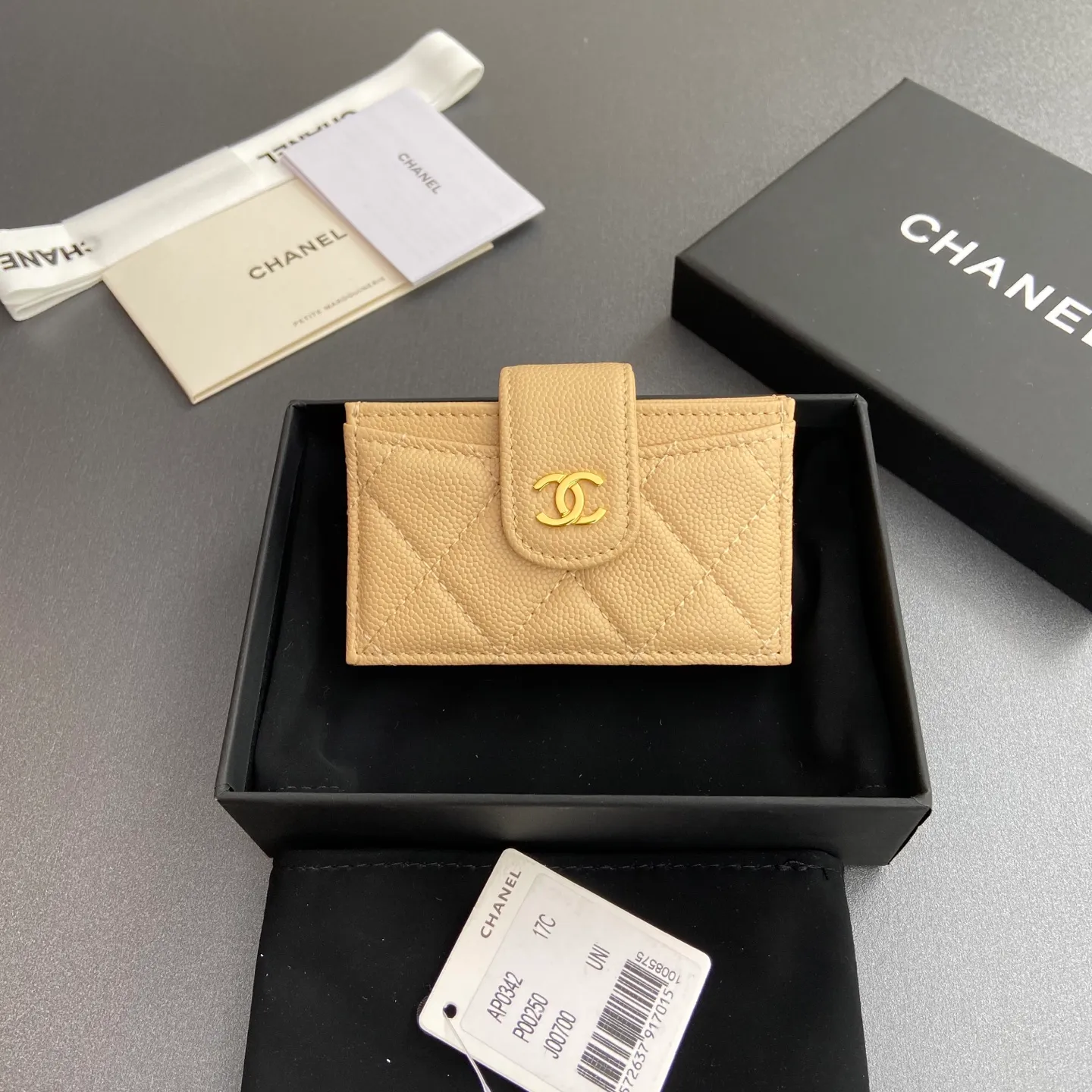 [Special grade hardware original leather] ¥400 Small fragrant organ multi-card slot card holder series with iconic metal logo Gold-toned metal hardware, exclusive Italian imported leather 6 card slots No.: 0342 Apricot fine ball pattern gold steel mark Size: w10×h6×2cm