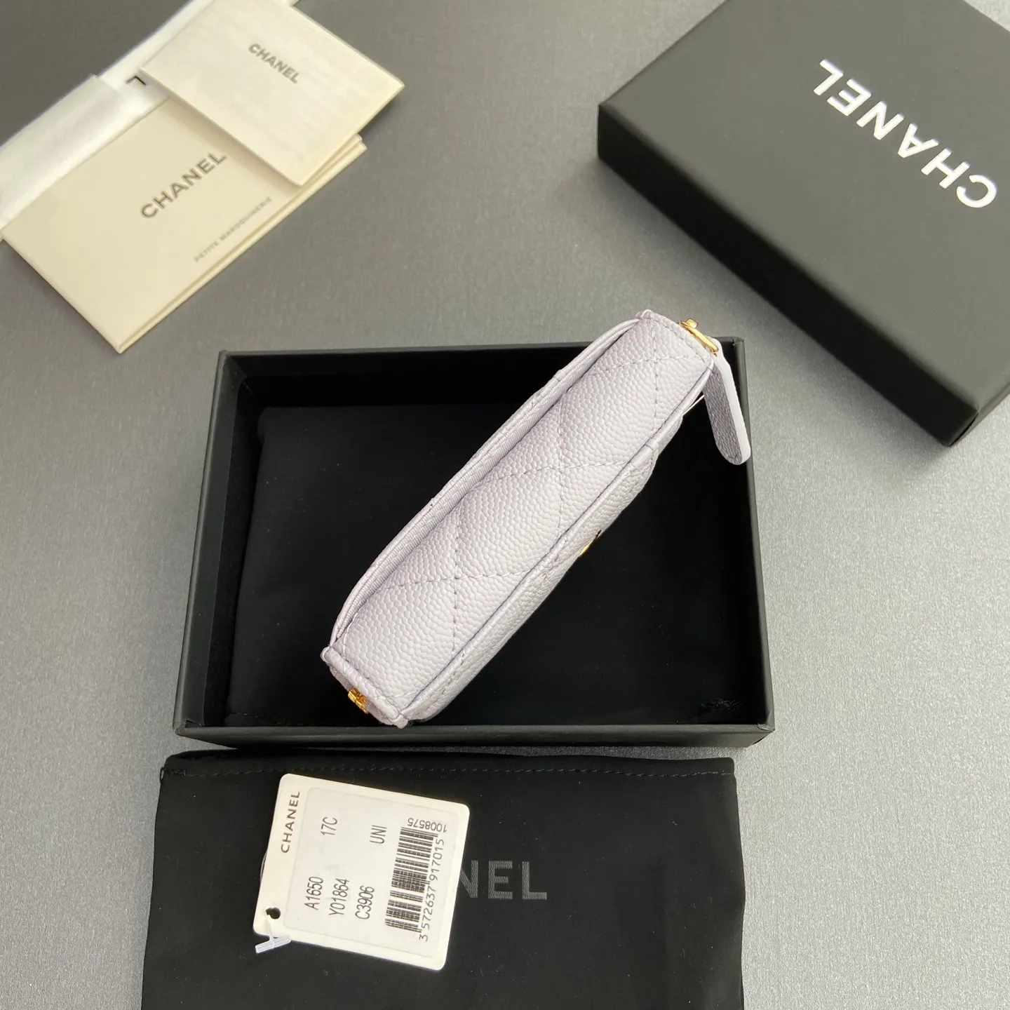 [Special grade hardware original leather] ¥280 Xiaoxiang small zipper bag card holder series with iconic metal logo, gold tone metal hardware, special Italian imported leather 2 card slots wallet bag, 4 card slots Number: 1650 Light purple fine ball pattern light gold steel mark Size: w11×h7.5×2cm