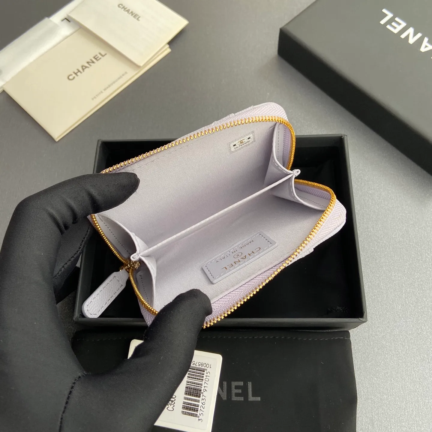 [Special grade hardware original leather] ¥280 Xiaoxiang small zipper bag card holder series with iconic metal logo, gold tone metal hardware, special Italian imported leather 2 card slots wallet bag, 4 card slots Number: 1650 Light purple fine ball pattern light gold steel mark Size: w11×h7.5×2cm