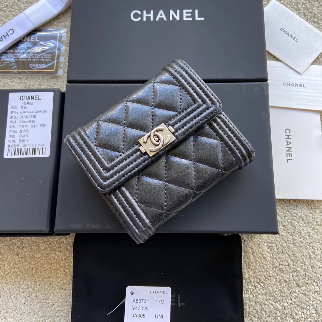 480💰Xiaoxiang imported Italian leather Item number: A80734 Size: W11.5×h10.5×d3cm Color: black sheep color silver hardware
