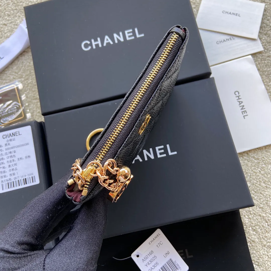 Xiaoxiang imported Italian grained calfskin Item number: A50168 Size: w14×h9.5cm Color: black ball pattern gold hardware p260