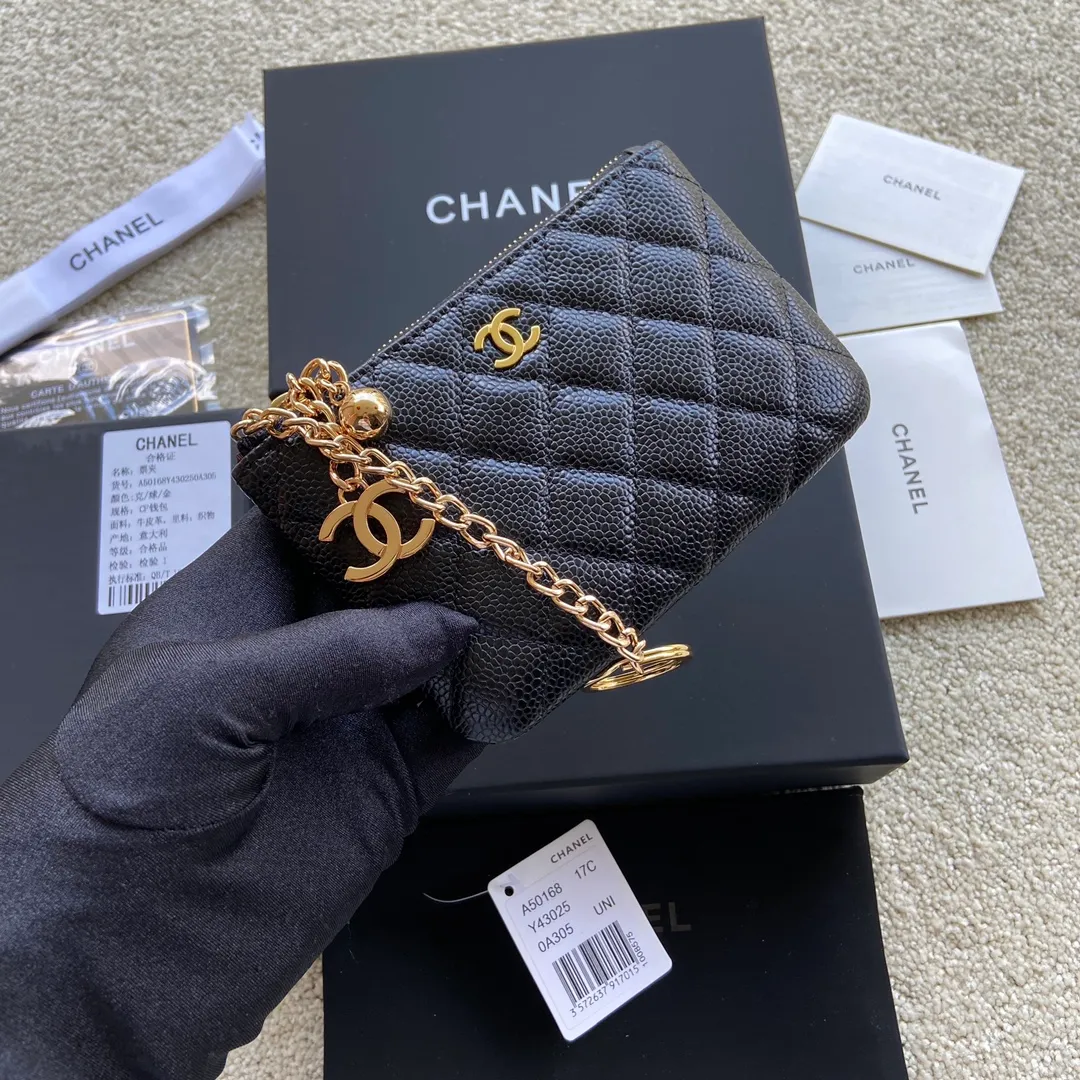 Xiaoxiang imported Italian grained calfskin Item number: A50168 Size: w14×h9.5cm Color: black ball pattern gold hardware p260