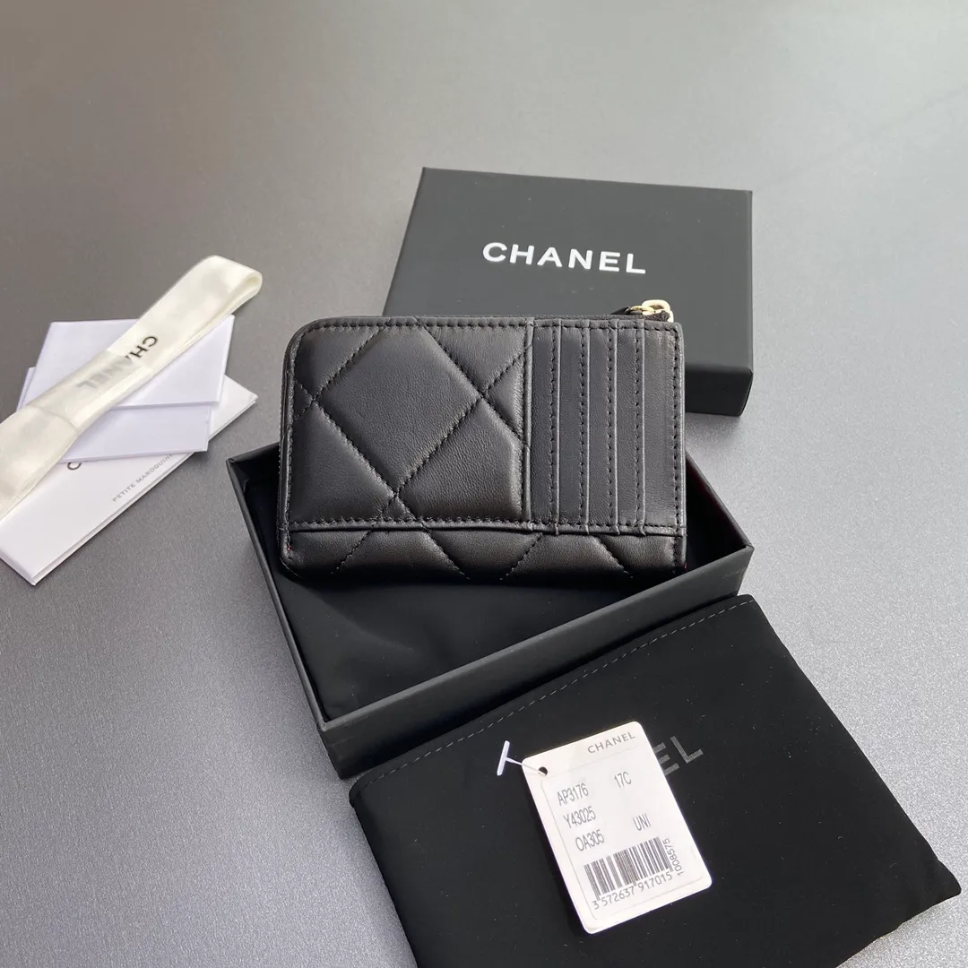 [Special grade hardware original leather] ¥340 Xiaoxiang small zipper bag card holder series Quilted card holder with iconic metal logo Gold tone metal hardware, special Italian imported leather 6 card slots, 1 small zipper bag No.: 3176 Black Sheep Gilt Size: w13×h9×2cm