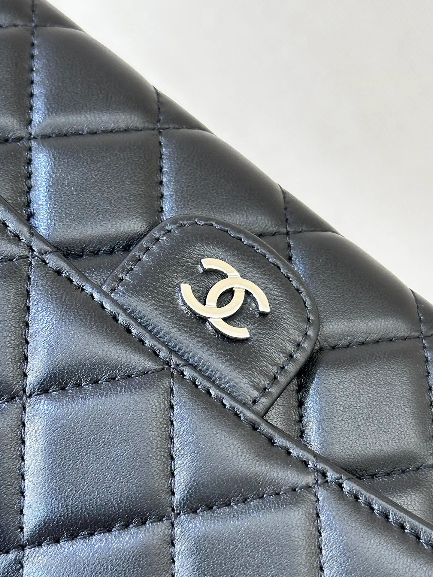 80758 Sheepskin/silver buckle/black