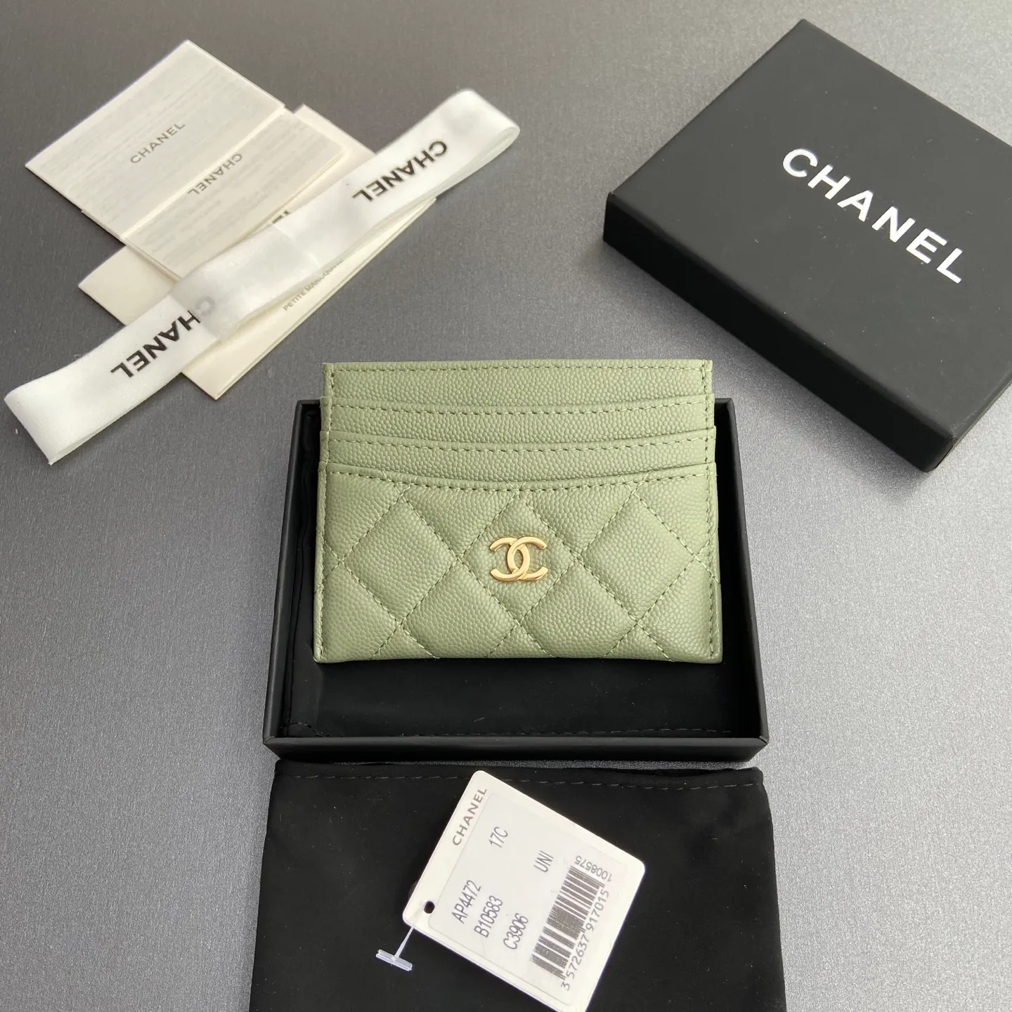 Xiaoxiang imported Italian leather Item number: A 4472 Price: 240 Size: w11×h10cm Color: Greek green fine ball golden steel mark