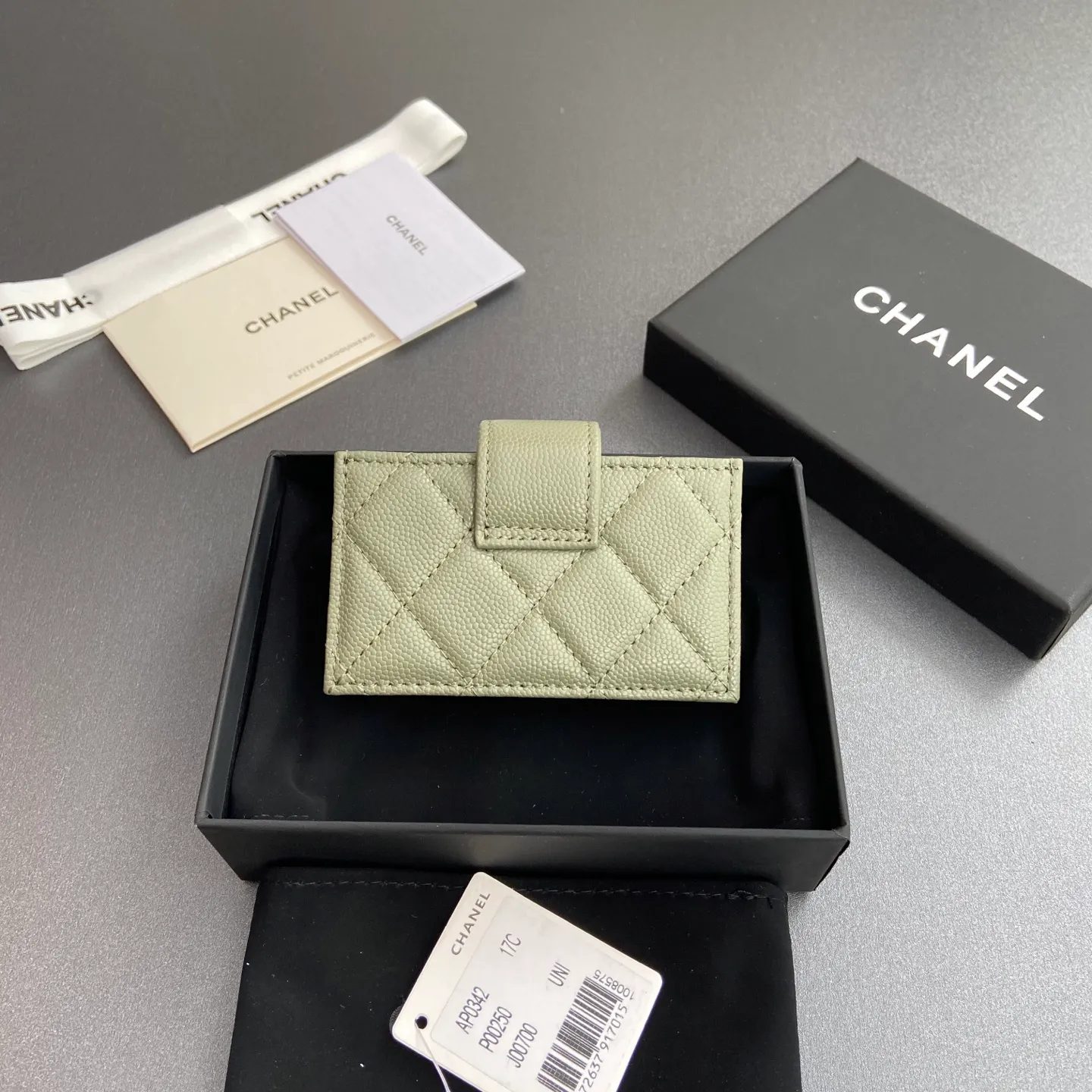 [Special grade hardware original leather] ¥400 Small fragrant organ multi-card slot card holder series with iconic metal logo Gold tone metal hardware, special Italian imported leather 6 card slots No.: 0342 Greek green fine ball pattern gold steel mark Size: w10×h6×2cm