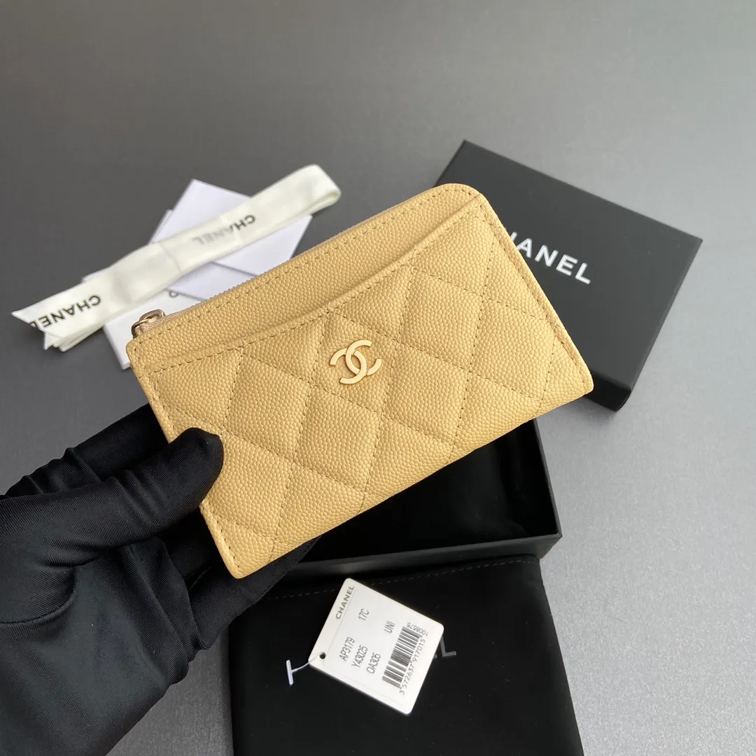 [Special grade hardware original leather] ¥320 Xiaoxiang small zipper bag card holder series Quilted card holder with iconic metal logo Gold tone metal hardware, special Italian imported leather 6 card slots, 1 small zipper bag No.: 3179 Apricot fine ball gold Size: w13×h9×2cm