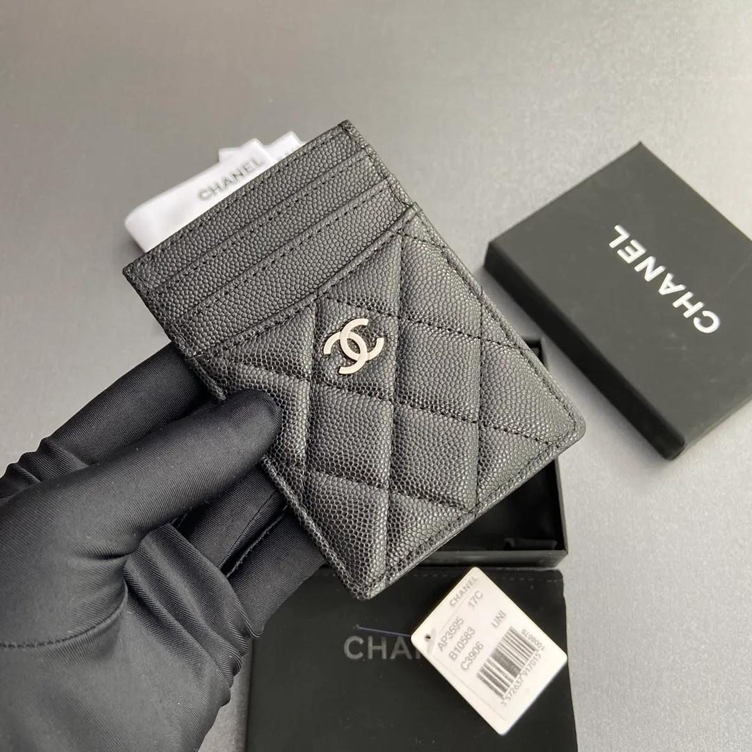 [Special grade hardware original leather] ¥240 Xiaoxiang card holder series Quilted card holder with iconic metal logo Silver tone metal hardware, exclusive Italian imported leather 5 card slots No.: 3595 Size: w8×11.5cm