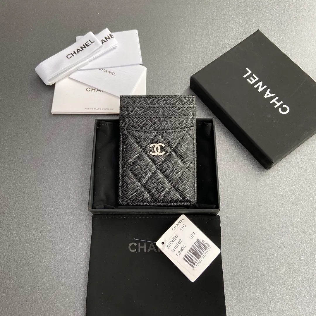 [Special grade hardware original leather] ¥240 Xiaoxiang card holder series Quilted card holder with iconic metal logo Silver tone metal hardware, exclusive Italian imported leather 5 card slots No.: 3595 Size: w8×11.5cm