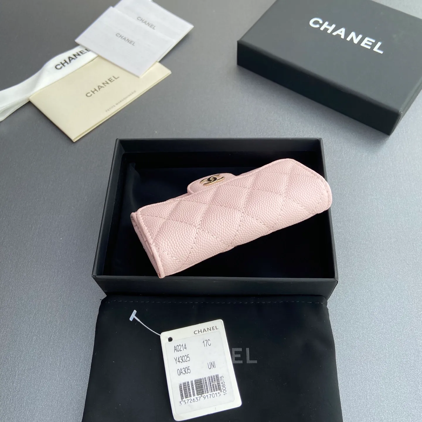 Xiaoxiang imported Italian leather Item number: AP428 Price: 300 Size: w11×h7cm Color: Light pink fine ball pattern light gold steel mark