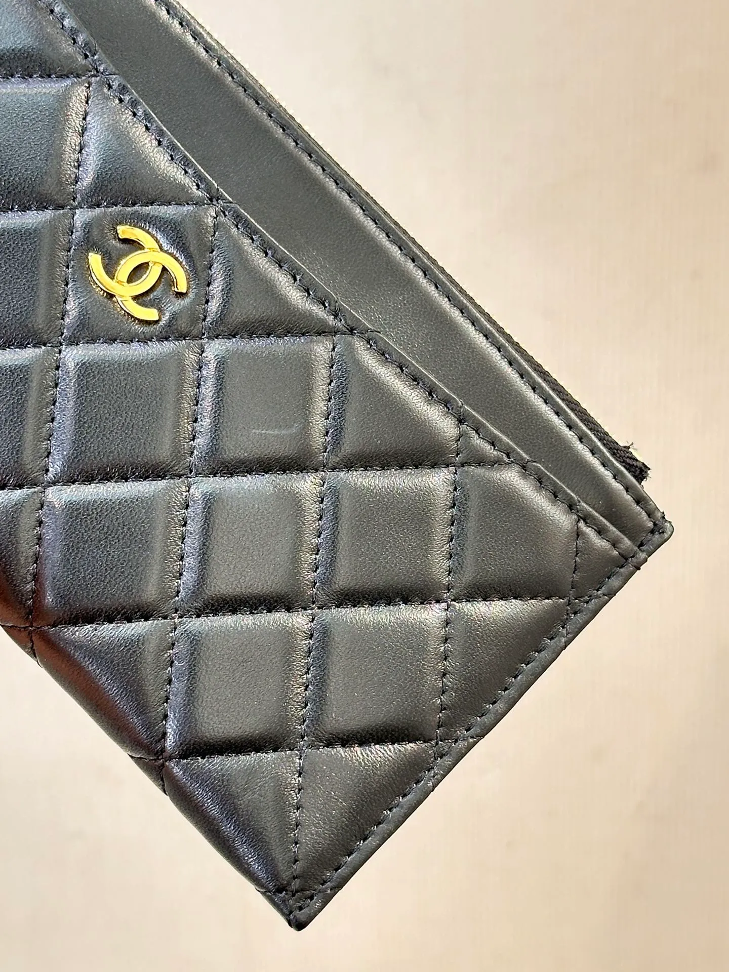 84107 Black Golden Sheep 380💰