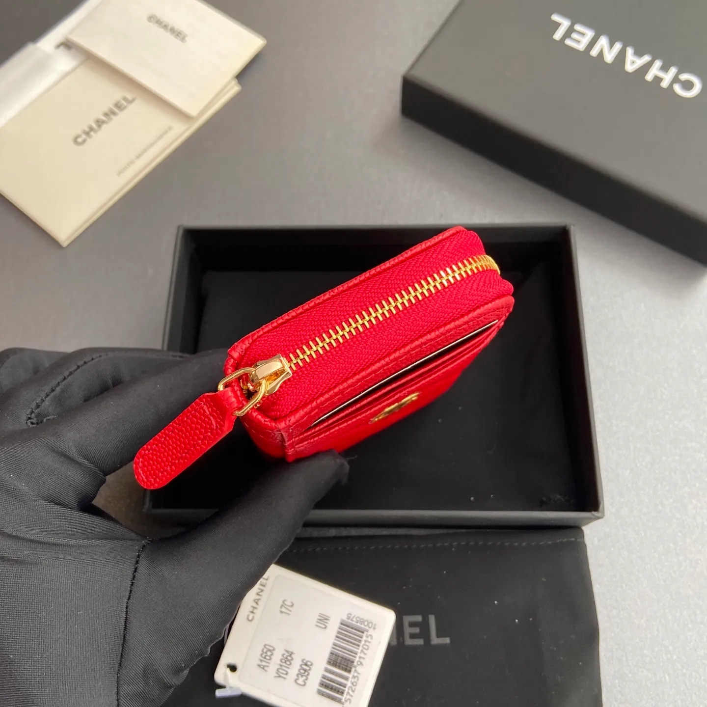 [Special grade hardware original leather] ¥280 Xiaoxiang small zipper bag card holder series with iconic metal logo, gold tone metal hardware, special Italian imported leather 2 card slots wallet bag, 4 card slots Number: 1650 Big red fine ball pattern light gold steel mark Size: w11×h7.5×2cm