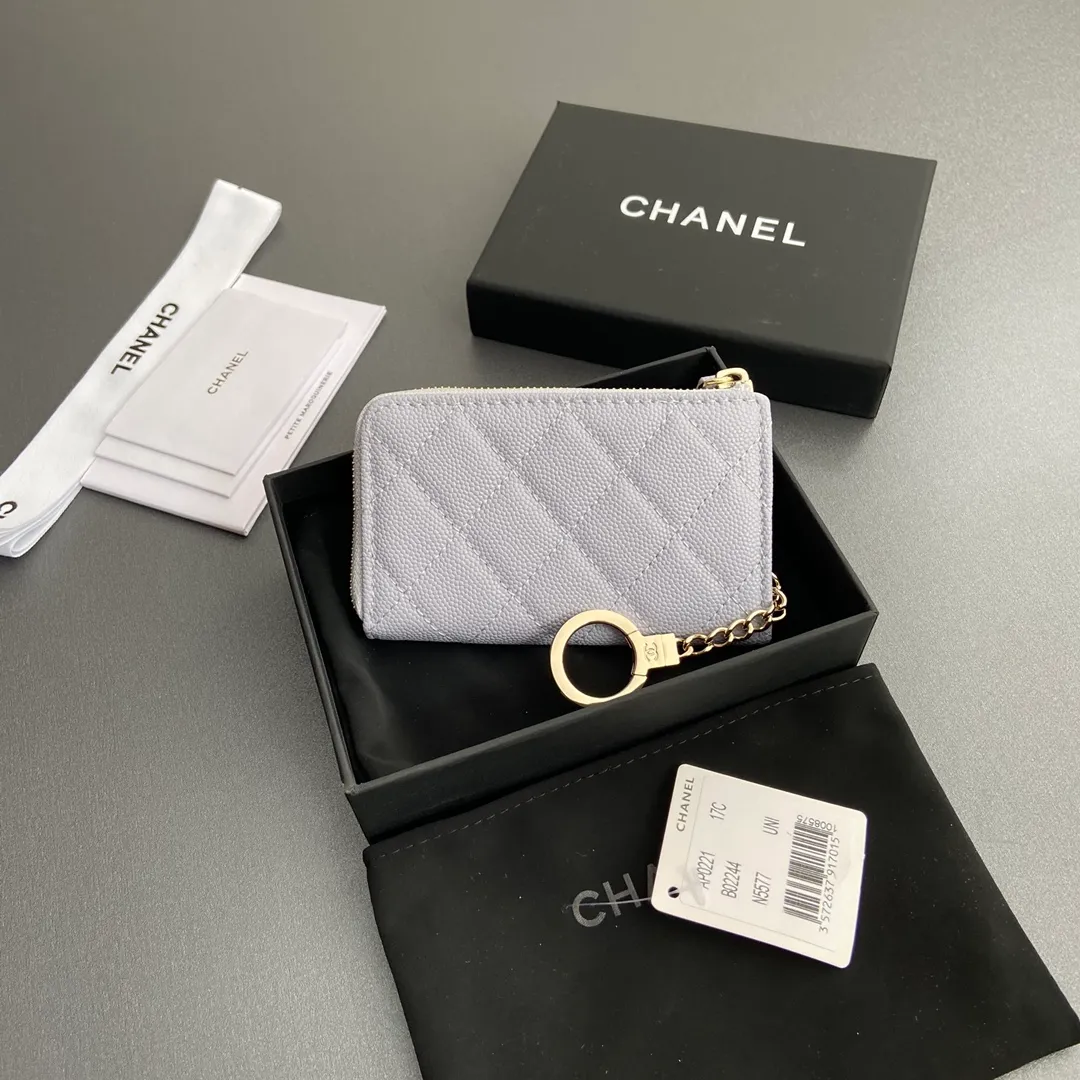 [Special grade hardware original leather] 💰320 Xiaoxiang small zipper bag card holder series Hook chain quilted card holder with iconic metal logo Gold tone metal hardware, special Italian imported leather 1 card slot wallet bag, 1 hook chain Number: 0221 Light purple thin ball light gold Size: w11.5×h7.5×1.5cm