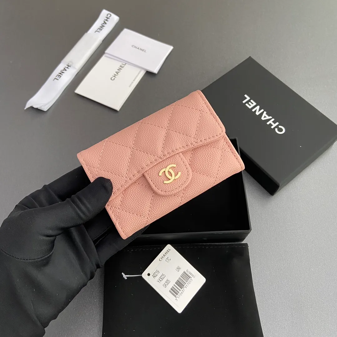 Xiaoxiang imported Italian leather Item number: AP438 (inner compartment with zipper) 💰: 280 Size: w11×h7cm Color: pink fine ball pattern gold steel mark