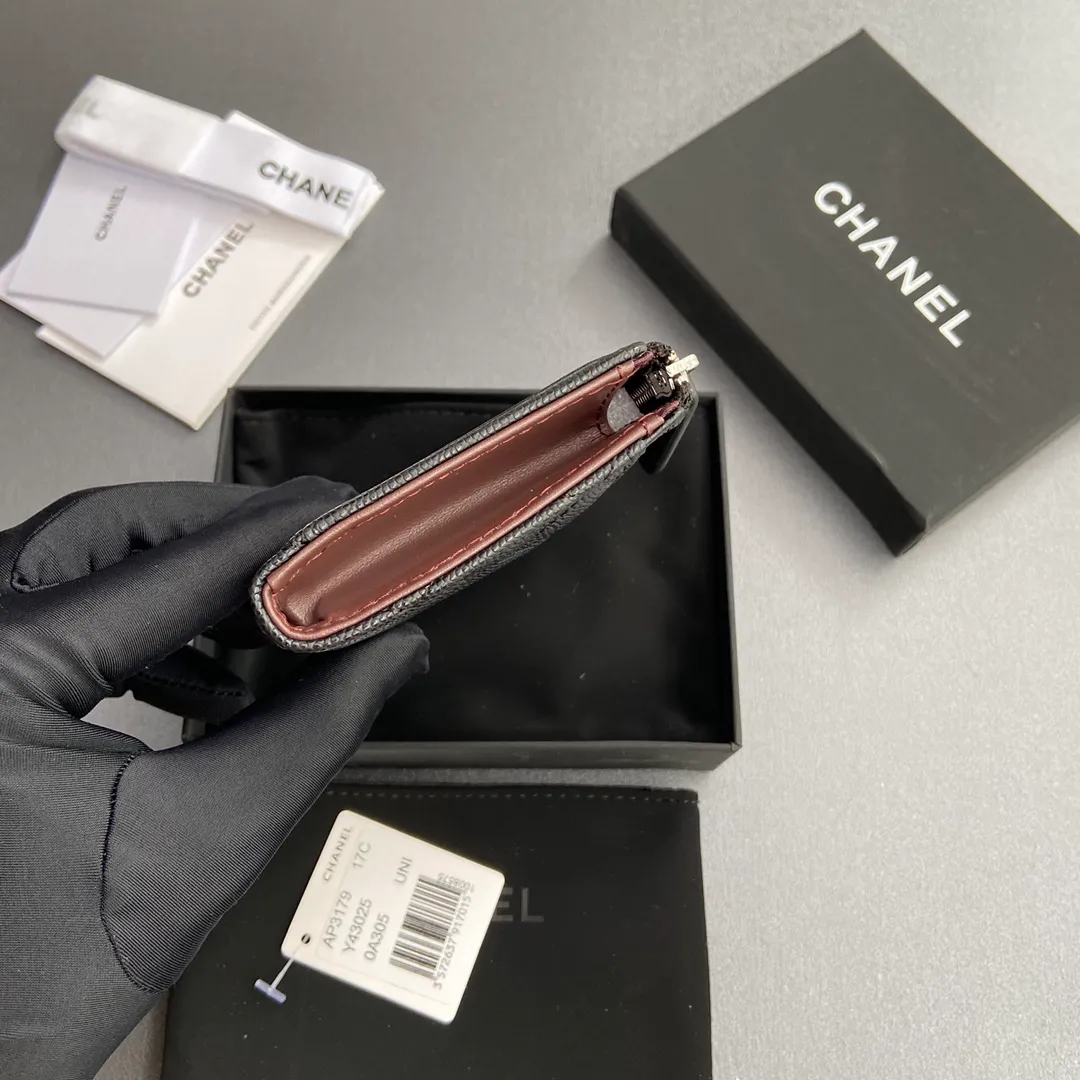 [Special grade hardware original leather] ¥320 Xiaoxiang small zipper bag card holder series Quilted card holder with iconic metal logo Silver tone metal hardware, special Italian imported leather 6 card slots, 1 small zipper bag No.: 3179 Size: w13×h9×2cm