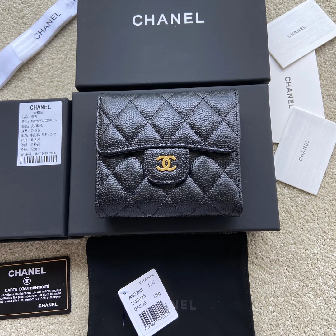 440💰Xiaoxiang imported Italian leather Item number: A82288 Size: w10.5×h11.5×d3cm Color: black ball pattern gold steel mark