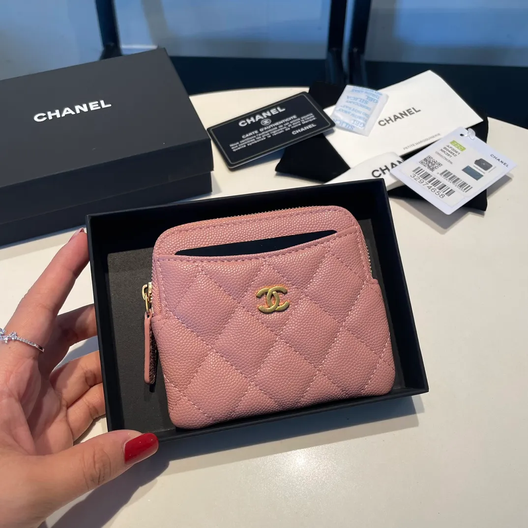 💰420😊Upgraded version💋Chanel🆕 New color colorful fine ball caviar cowhide🐂Classic zipper bag with multiple card slots for change. It can also bring convenience to various bank cards, supermarket cards, shopping cards, and membership cards. It is so small and easy to carry. It is the most fashionable and popular element of coin purses. Do you own it? Comes with the latest complete set of packaging 2061🍃size: 12*9.5cm