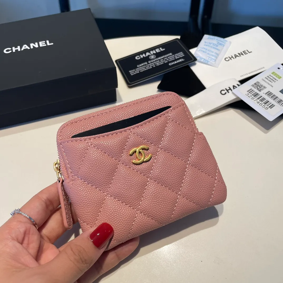 💰420😊Upgraded version💋Chanel🆕 New color colorful fine ball caviar cowhide🐂Classic zipper bag with multiple card slots for change. It can also bring convenience to various bank cards, supermarket cards, shopping cards, and membership cards. It is so small and easy to carry. It is the most fashionable and popular element of coin purses. Do you own it? Comes with the latest complete set of packaging 2061🍃size: 12*9.5cm