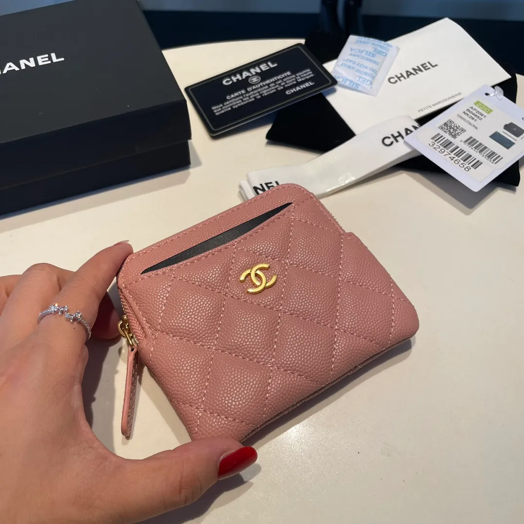💰420😊Upgraded version💋Chanel🆕 New color colorful fine ball caviar cowhide🐂Classic zipper bag with multiple card slots for change. It can also bring convenience to various bank cards, supermarket cards, shopping cards, and membership cards. It is so small and easy to carry. It is the most fashionable and popular element of coin purses. Do you own it? Comes with the latest complete set of packaging 2061🍃size: 12*9.5cm