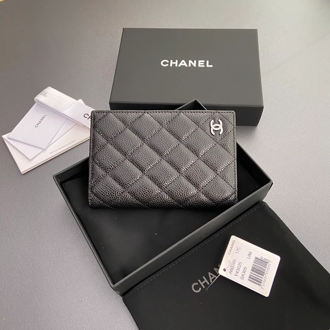 [Special grade hardware original leather] Xiaoxiang passport holder series, quilted with iconic metal logo No.: 80385
