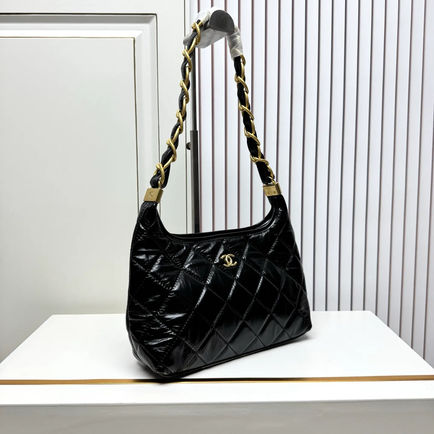 All Categories Official Website "Brand Women's Bags" Women's Bags 💙 Chanel 2026 Official Website CHANEL Oil Wax Leather Wandering Hobo Underarm Bag
