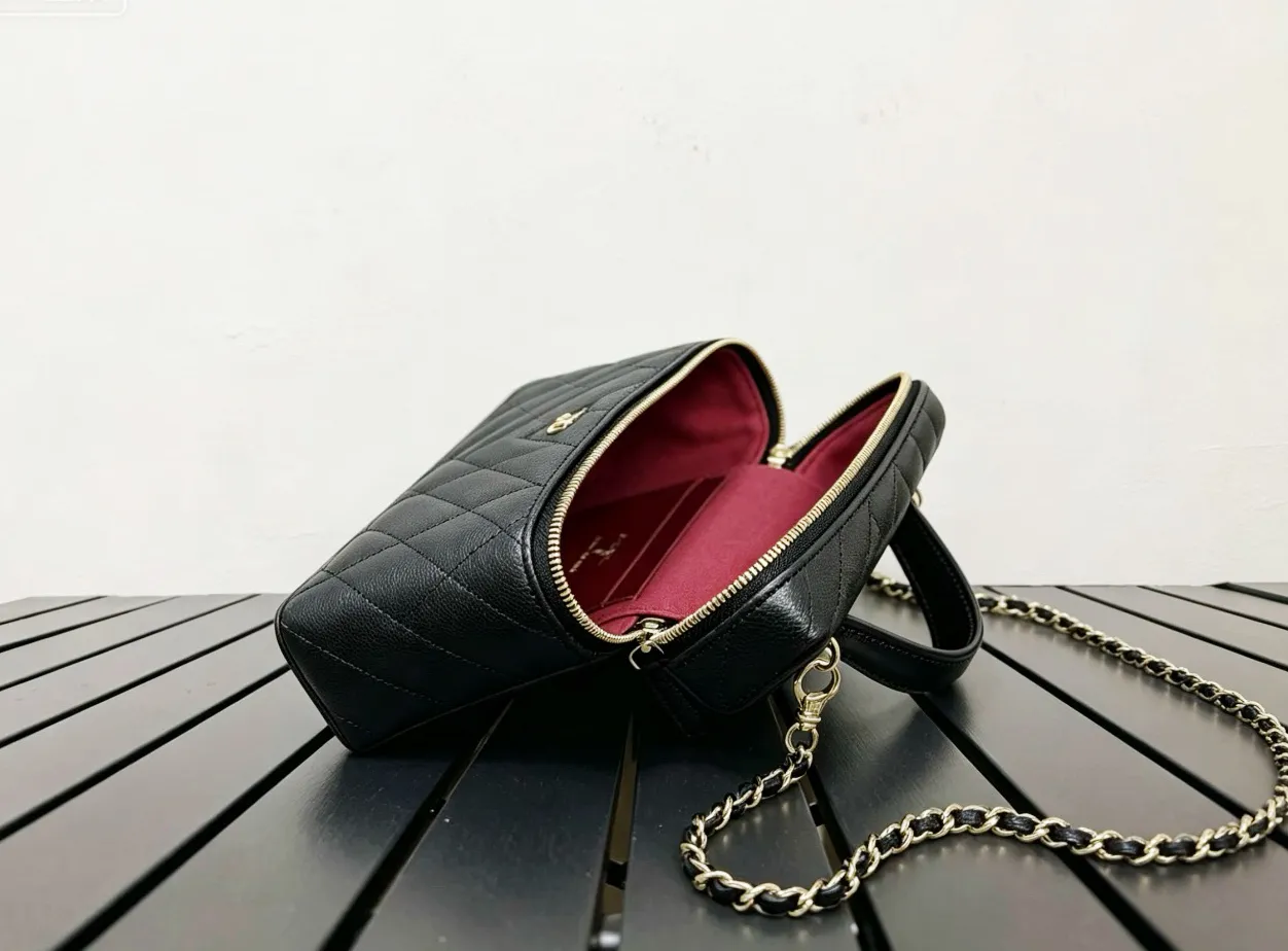 All categories Chanel Women's Bag 2 (Chanel) Chanel 100850
