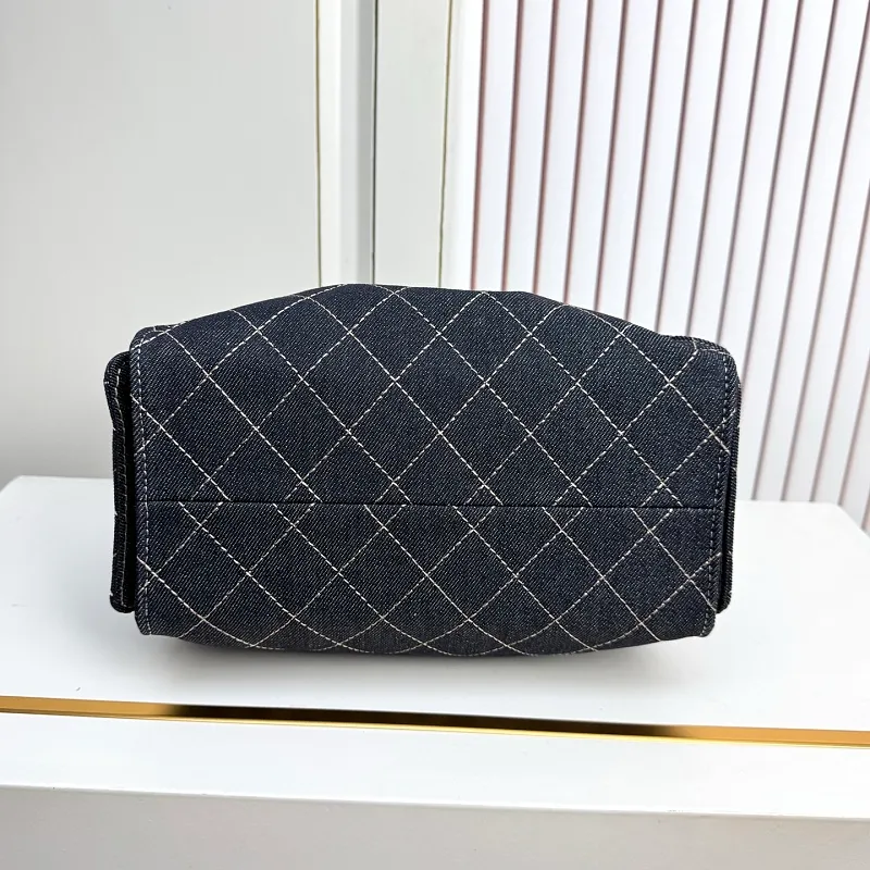All Categories Official Website "Brand Women's Bags" Women's Bags 💙 Chanel 2026 Official Website Chanel Crossbody Bag