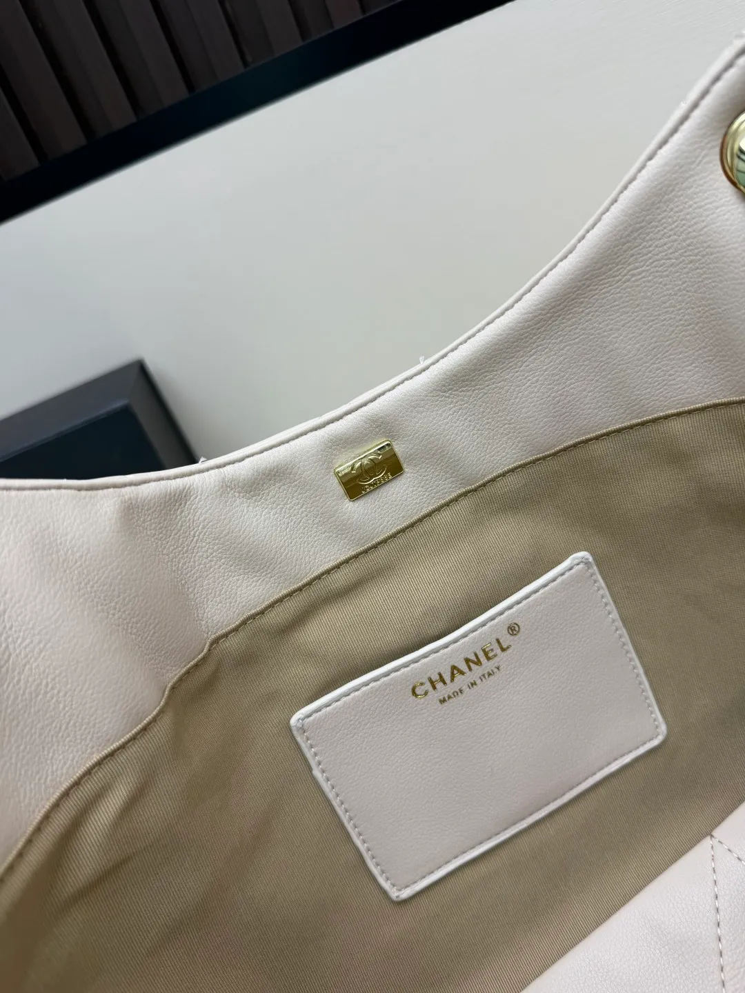All Categories Chanel Women's Bags (Chanel) Chanel 2069