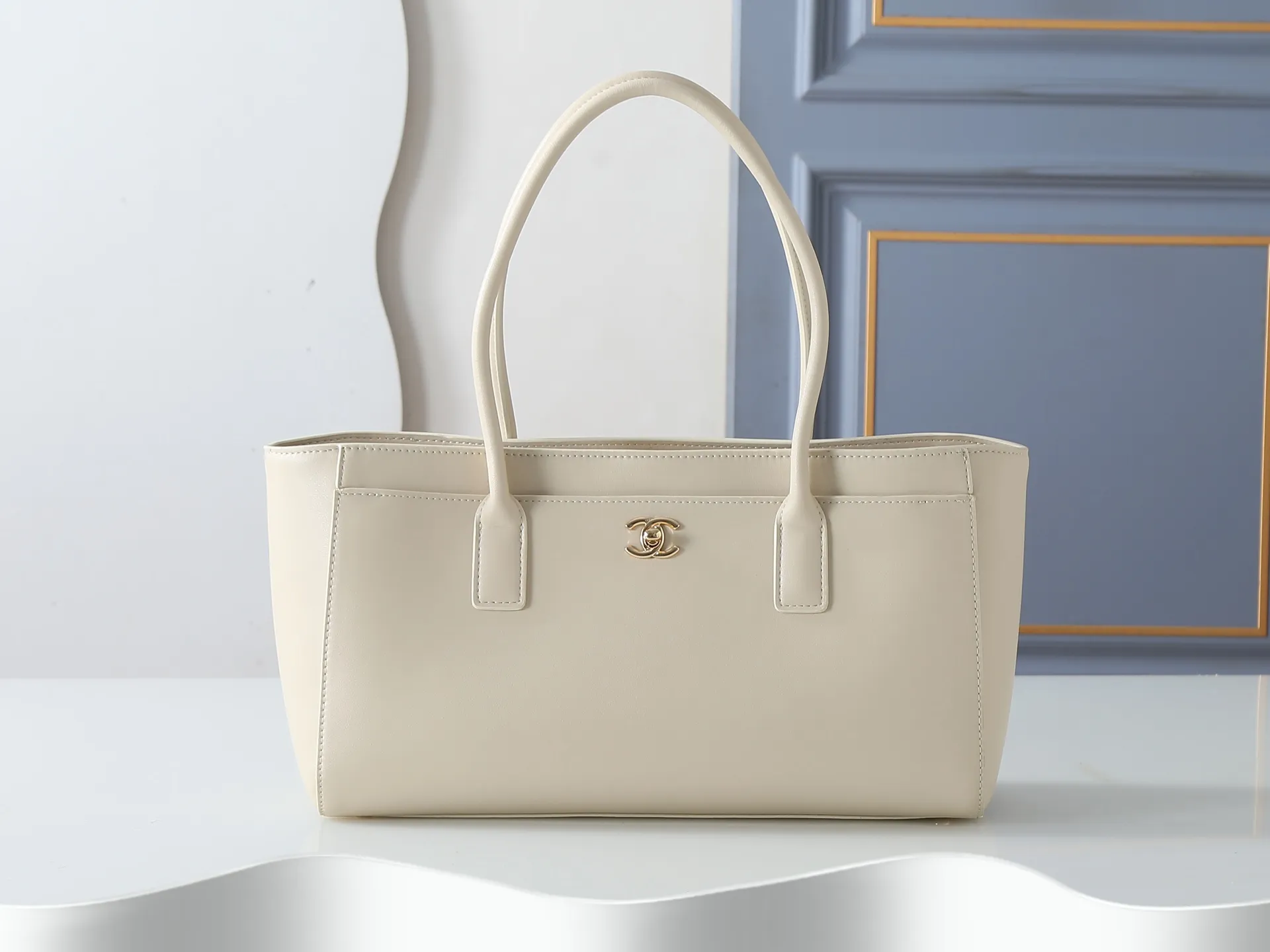 All categories Official website "Brand Women's Bags" Women's Bags 💙 Chanel 2026 new CHANEL hand-held crossbody bag