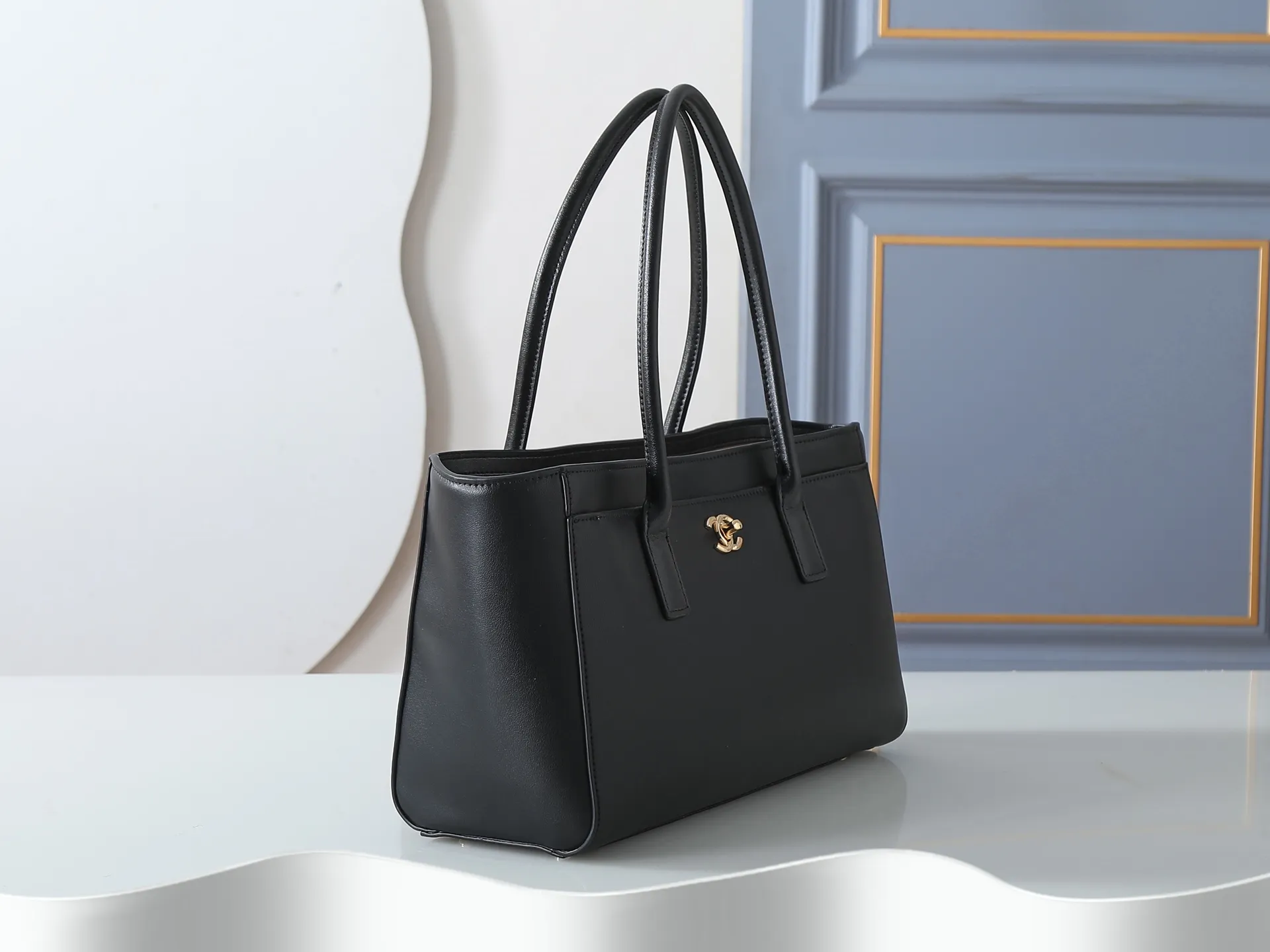 All categories Official website "Brand Women's Bags" Women's Bags 💙 Chanel 2026 new CHANEL hand-held crossbody bag