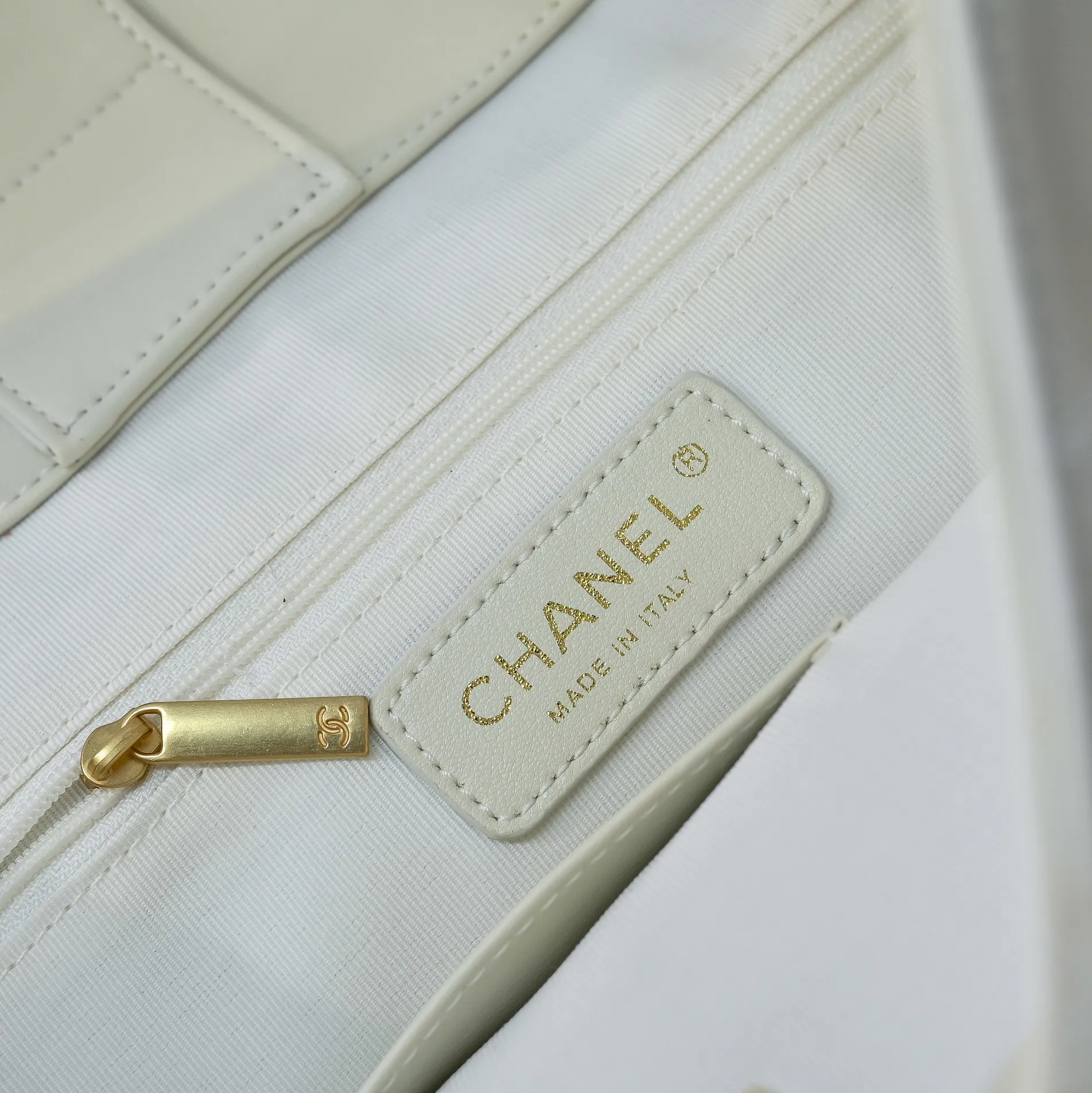 All Categories Official Website "Brand Women's Bags" Women's Bags 💙 Chanel 2025 New CHANEL Crossbody Bag