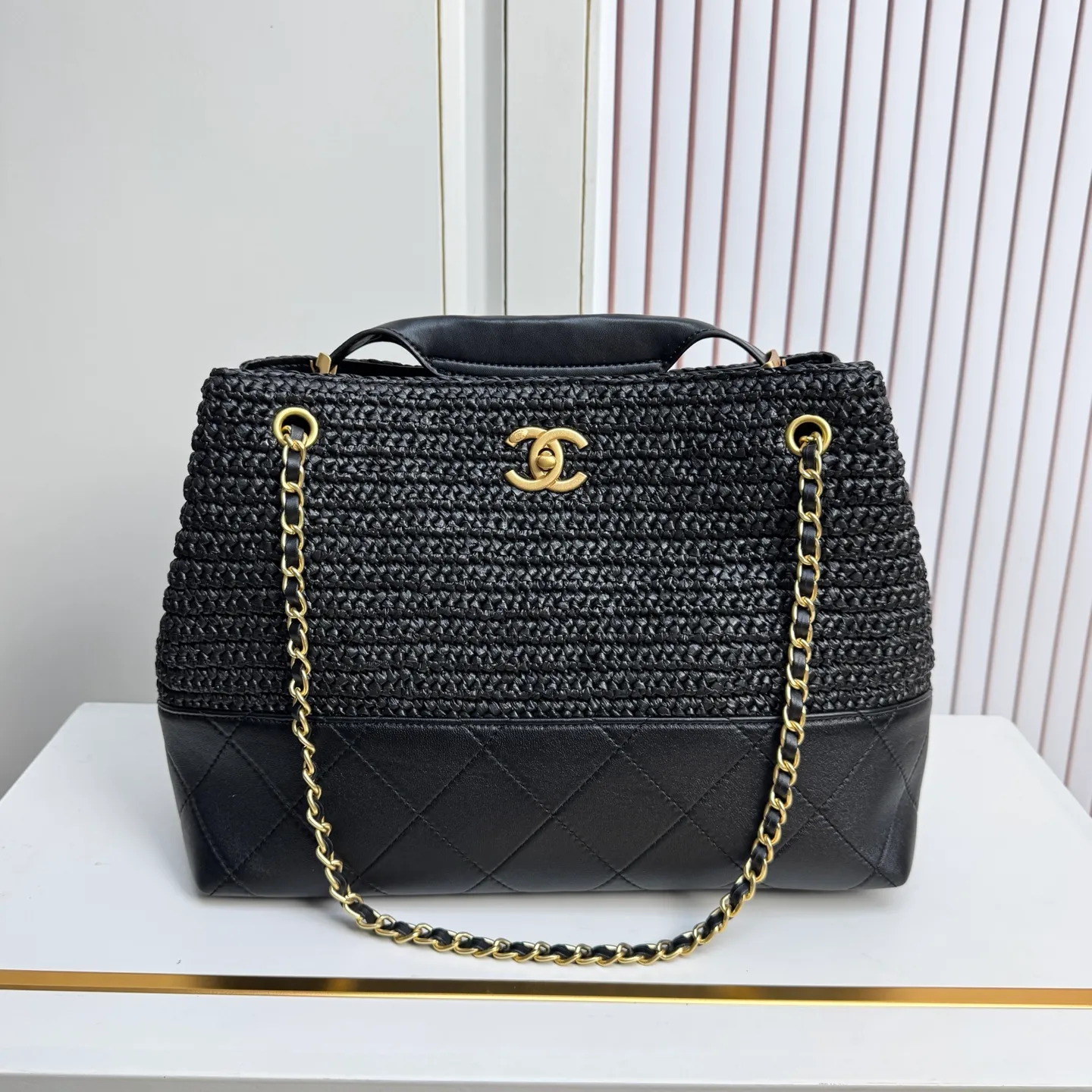All Categories Official Website "Brand Women's Bags" Women's Bags 💙 Chanel 2026 Chanel Cruise Straw & Lambskin Tote Bag