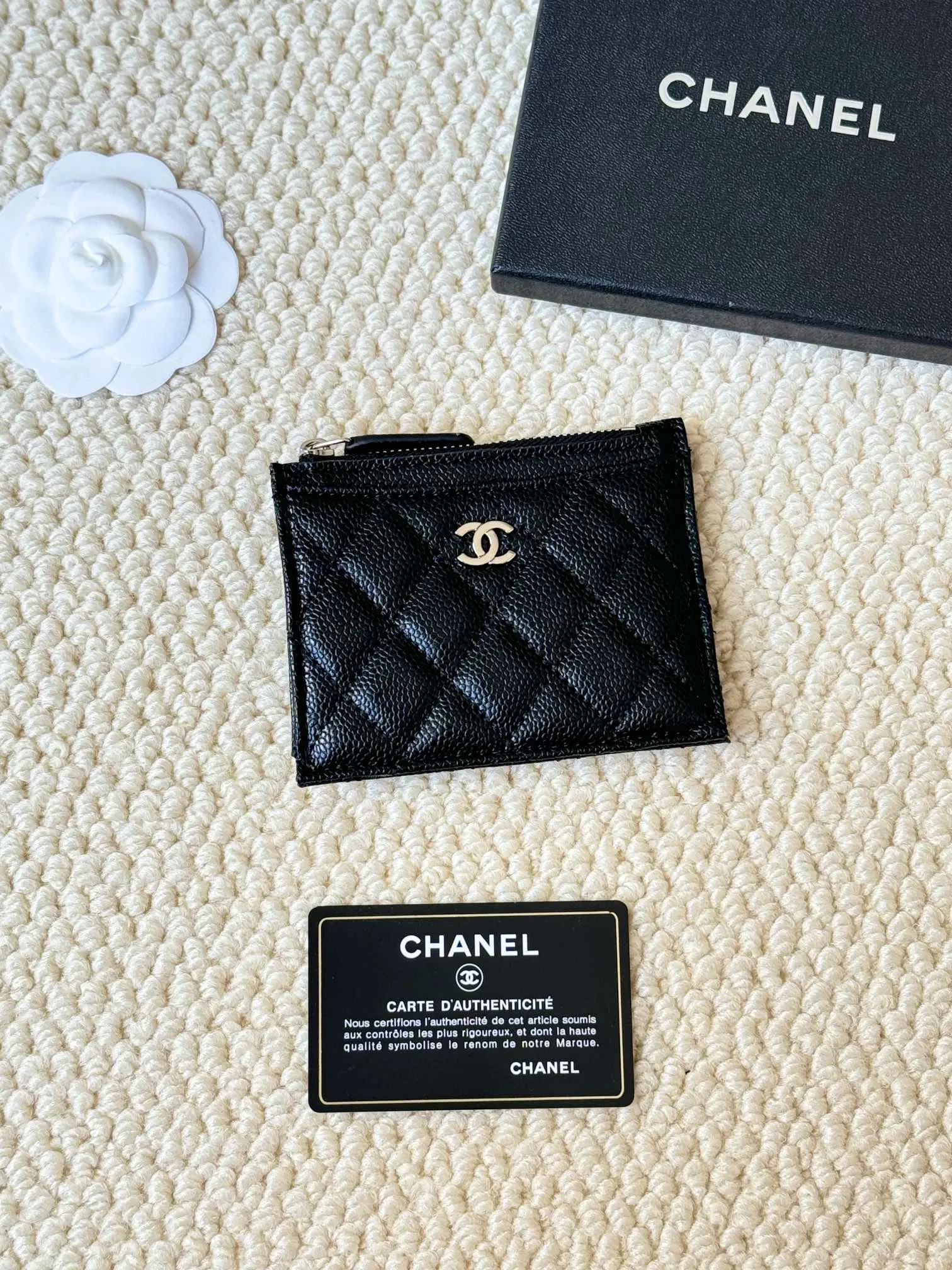 💰120 Chanel single-pull card holder can hold four cards and change, can be held in hand, can be put in the bag, easy to store, small and cute mini card holder, made of cowhide, model number A84105, size: 9x11.5cm​