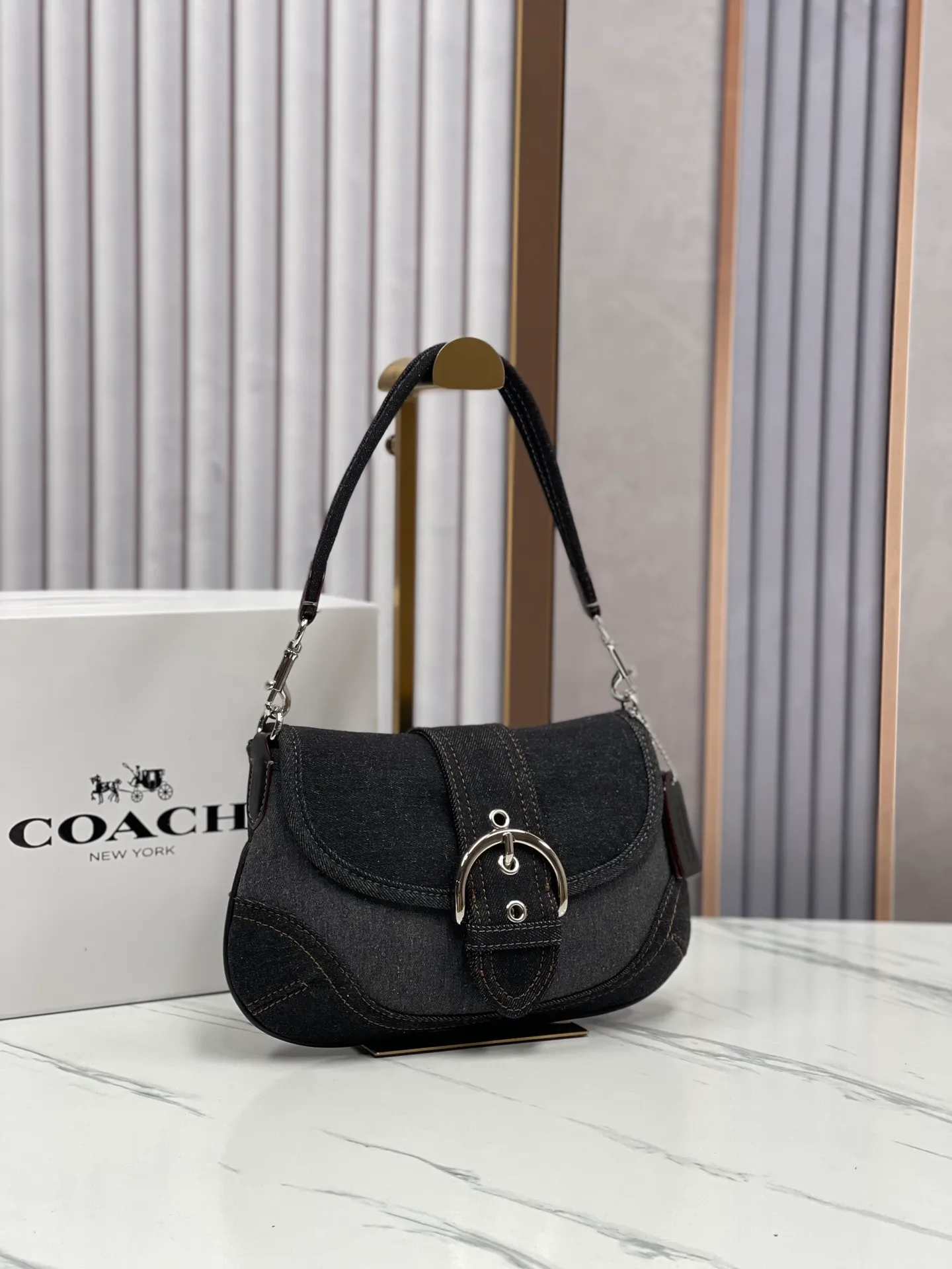 Top original order p480💰Coach/Coach’s new Soho model CR737 armpit bag. This pea bag looks so good. It’s American retro. You can’t miss the must-have second-hand bag style for hot girls. 26×18,