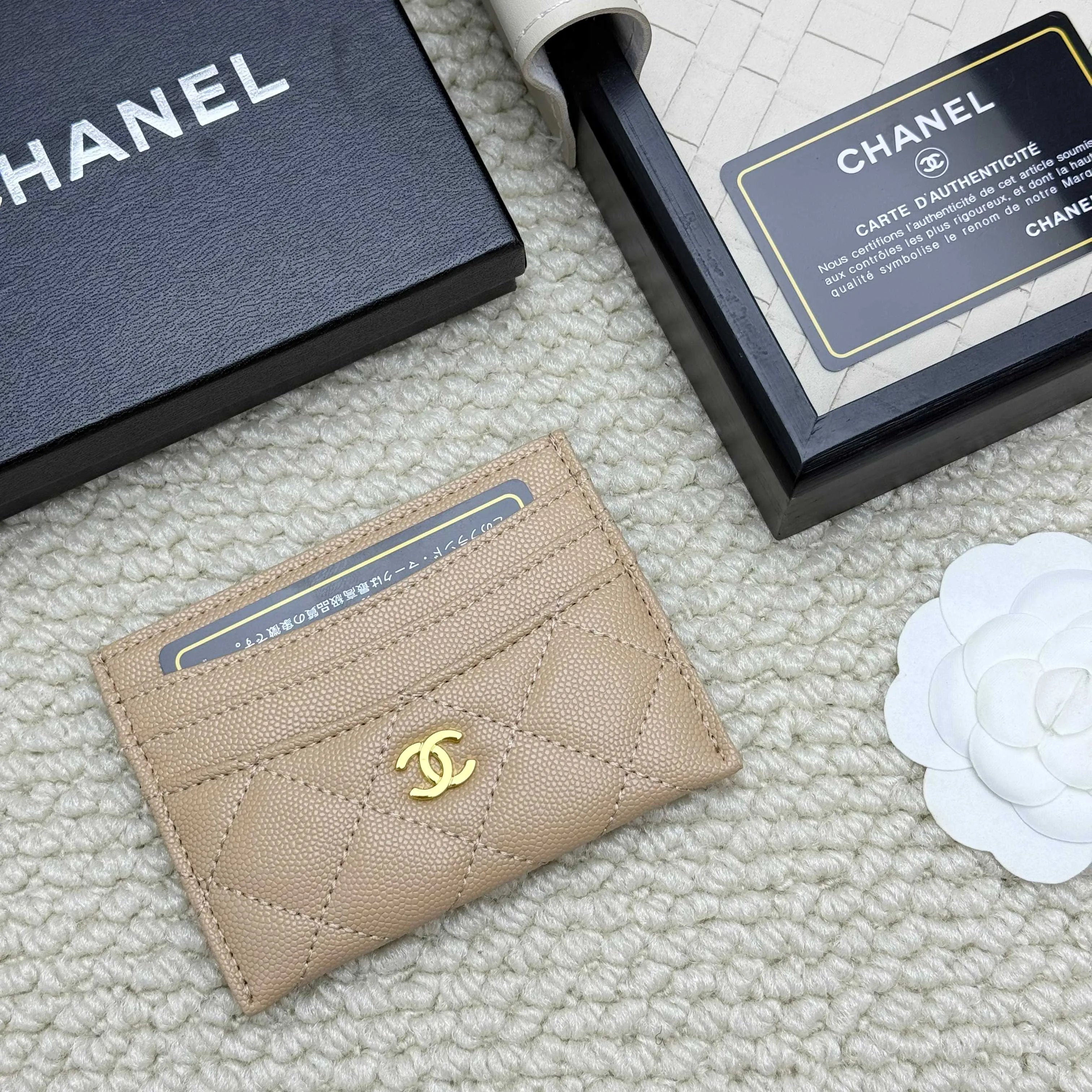 💰110 chanel 2025 new product card holder lambskin, seven card slots, can hold change, imported Italian lambskin + hardware logo, so beautiful, love it. The color is as shown in the picture, easy and fast storage, mini card holder No.: 4472 Size: w11×h10cm