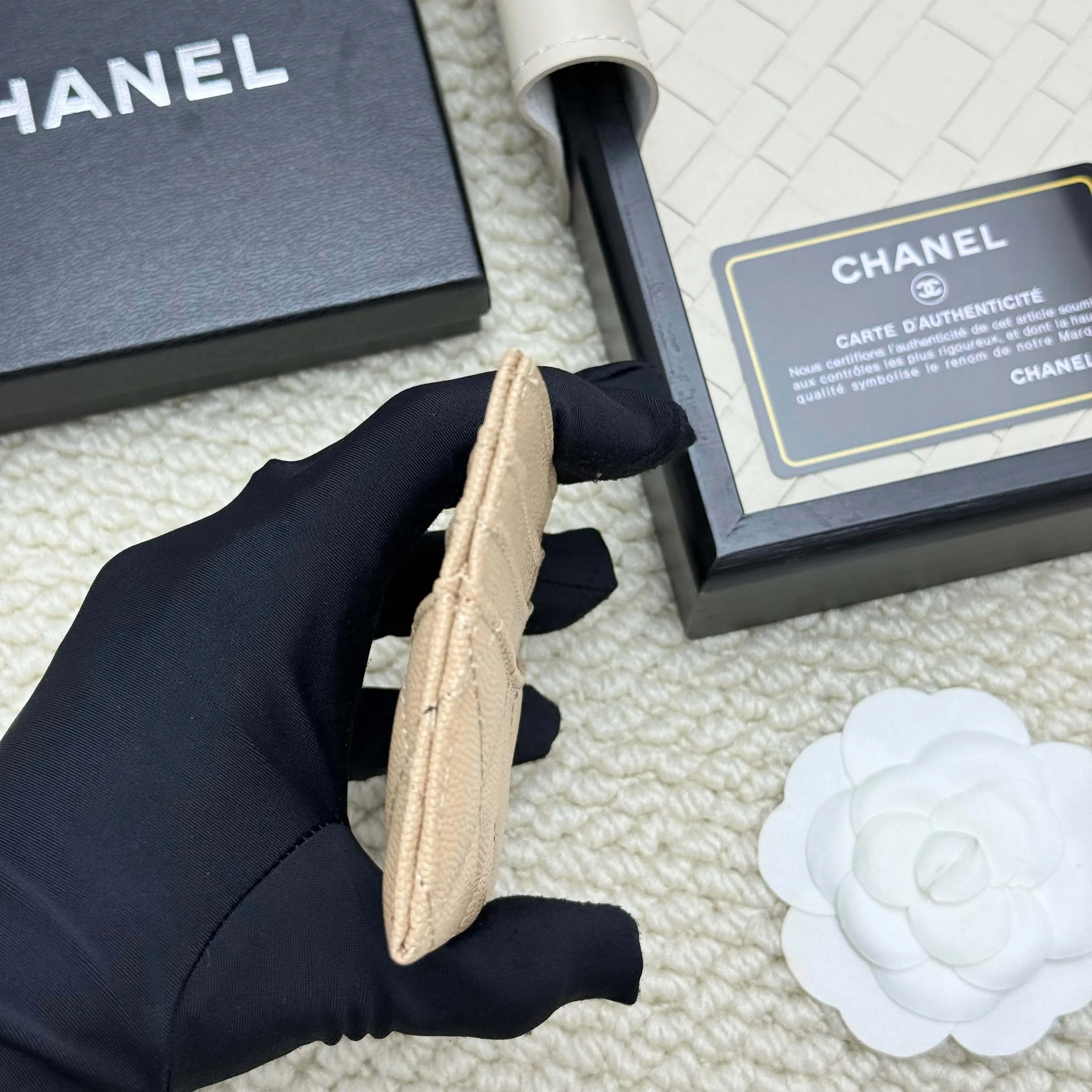 💰110 chanel 2025 new product card holder lambskin, seven card slots, can hold change, imported Italian lambskin + hardware logo, so beautiful, love it. The color is as shown in the picture, easy and fast storage, mini card holder No.: 4472 Size: w11×h10cm