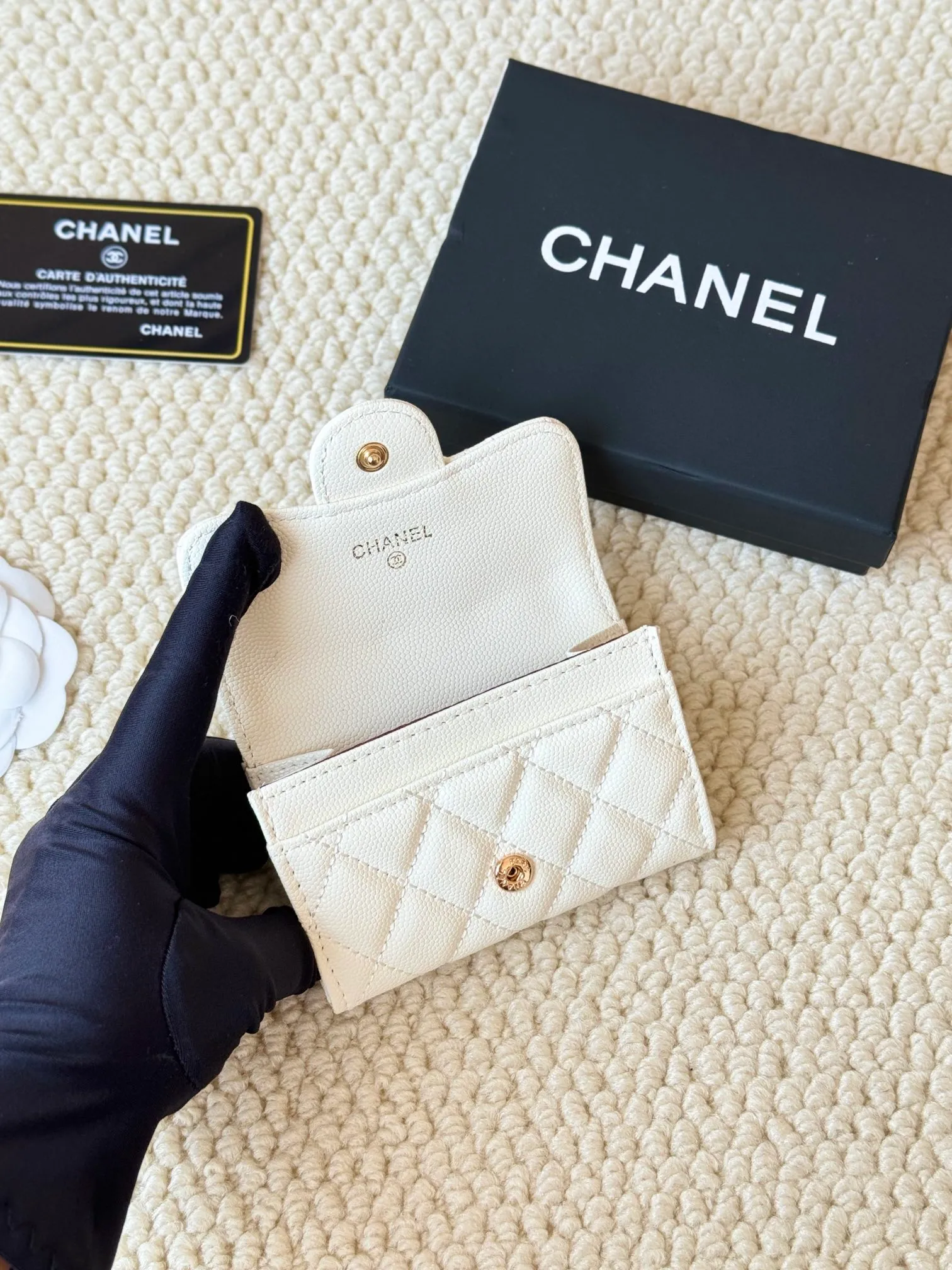 💰120 Style number: AP458 chanel's most classic card holder, coin purse, Chanel classic flap card holder. Caviar cowhide, card holder and coin purse in one, with slip pocket on the back. Size: 7.5 × 11.3 × 2.1 cm