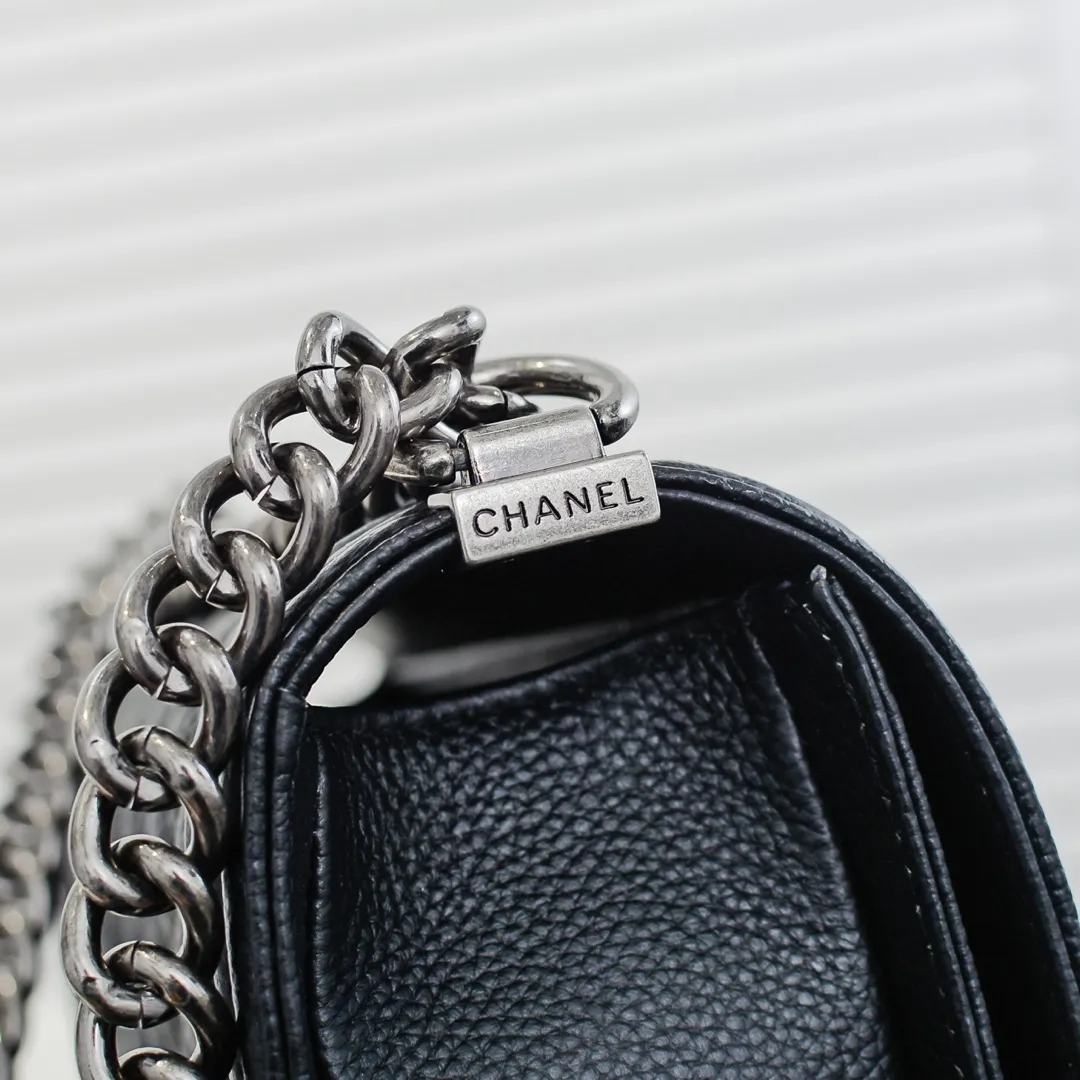 💰460￥ "Full leather inside and out with original hardware" Chanel👑 Using imported first-layer cowhide with lychee pattern [color] [lightning] thickened electroplated hardware accessories🌈The workmanship is comparable to the original order💪The bottom can be pinched and rebounded without trace, absolutely spot-on and real-life, fashionable and durable💪💪High-end quality, no pressure in and out of the drill cabinet💏, size 25*15*8cm Style number: 67086