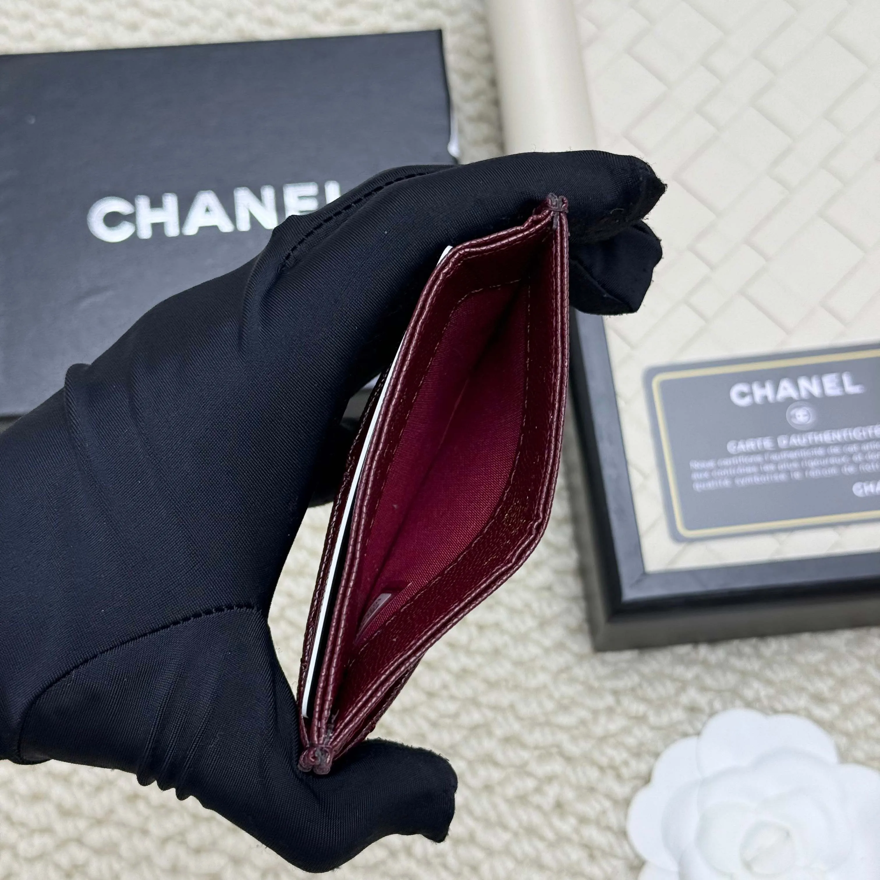 💰110 chanel 2025 new product card holder lambskin, seven card slots, can hold change, imported Italian lambskin + hardware logo, so beautiful, love it. The color is as shown in the picture, easy and fast storage, mini card holder No.: 4472 Size: w11×h10cm