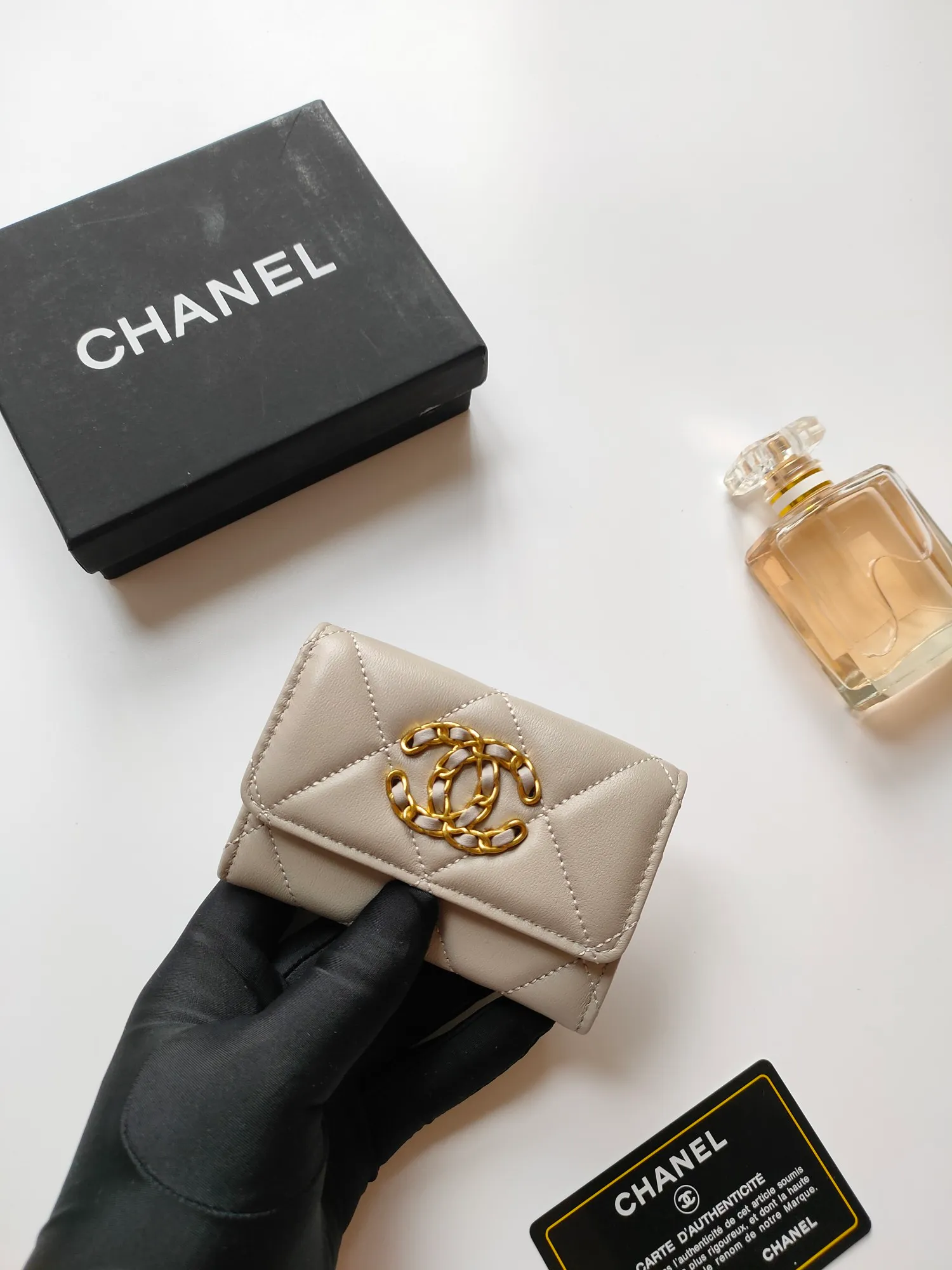 💰140💰CHANEL New Flap Coin Purse [Color][Color][Color] This year’s latest logo is matched with a large rhombus, using imported lambskin and retro hardware...❤️This card holder has a large capacity. It can hold about 1,000 yuan at a 20% discount of 100 yuan, and it can also hold 2.3 cards. ❤️❤️❤️It is very practical! Model number AP3600 size 11*8.5*3cm