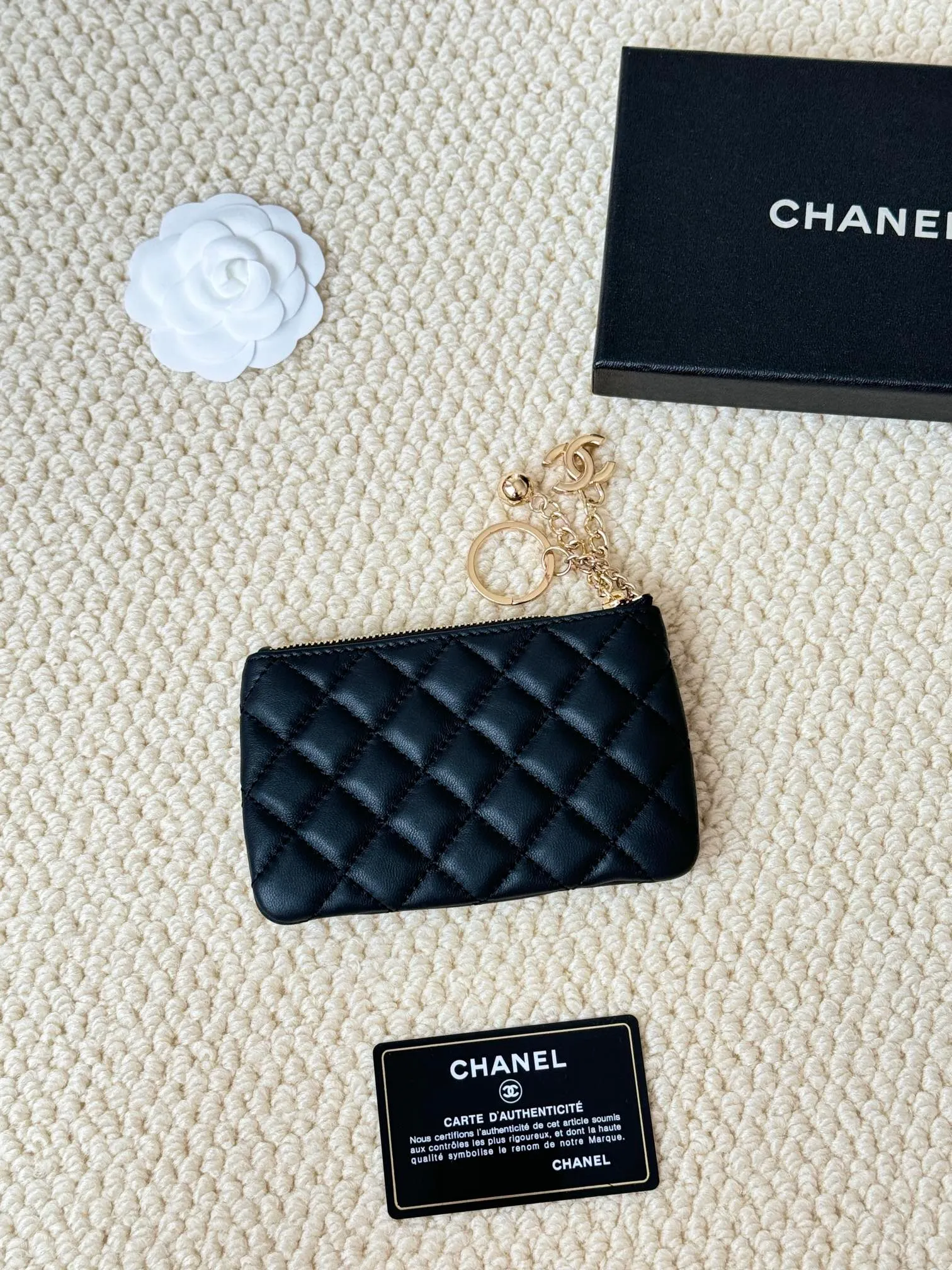 💰130 chanel sheepskin pendant coin purse💦 Model No.: A50168 Classic small carry-on bag, one of the most practical bags in the era of mobile payment, cards, change, key and lipstick in one package, cute, practical and connotative, nice card holder, key bag, coin purse, lipstick bag. Reference size: 9.5×15×0.5cm