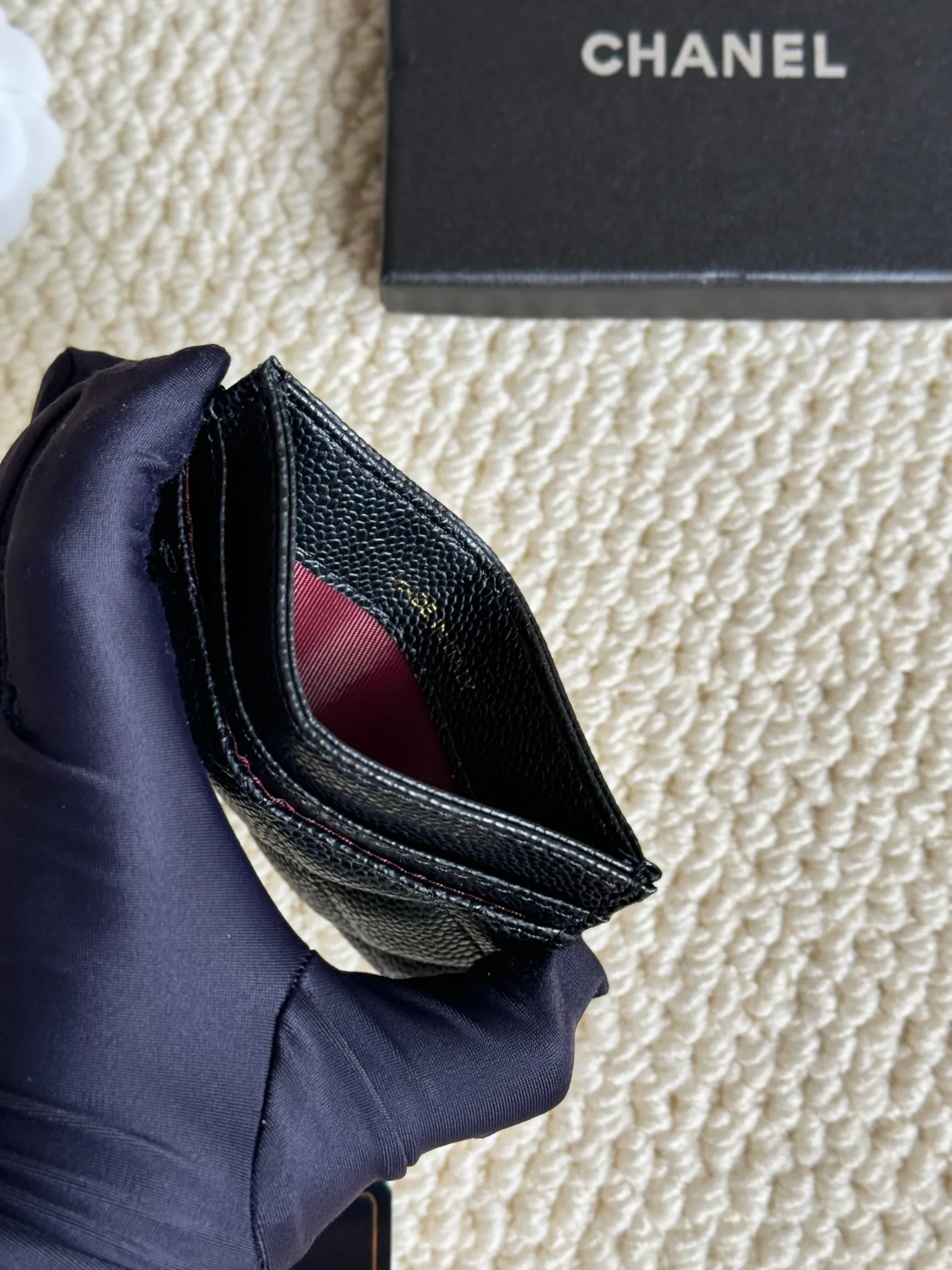 💰100Chanel Chanel counter classic card holder Model number: AP456 Made of cowhide caviar, a classic and timeless mini card holder. Super cute😍 Size: 7.5×11.2×0.5cm Fine workmanship and high-end quality