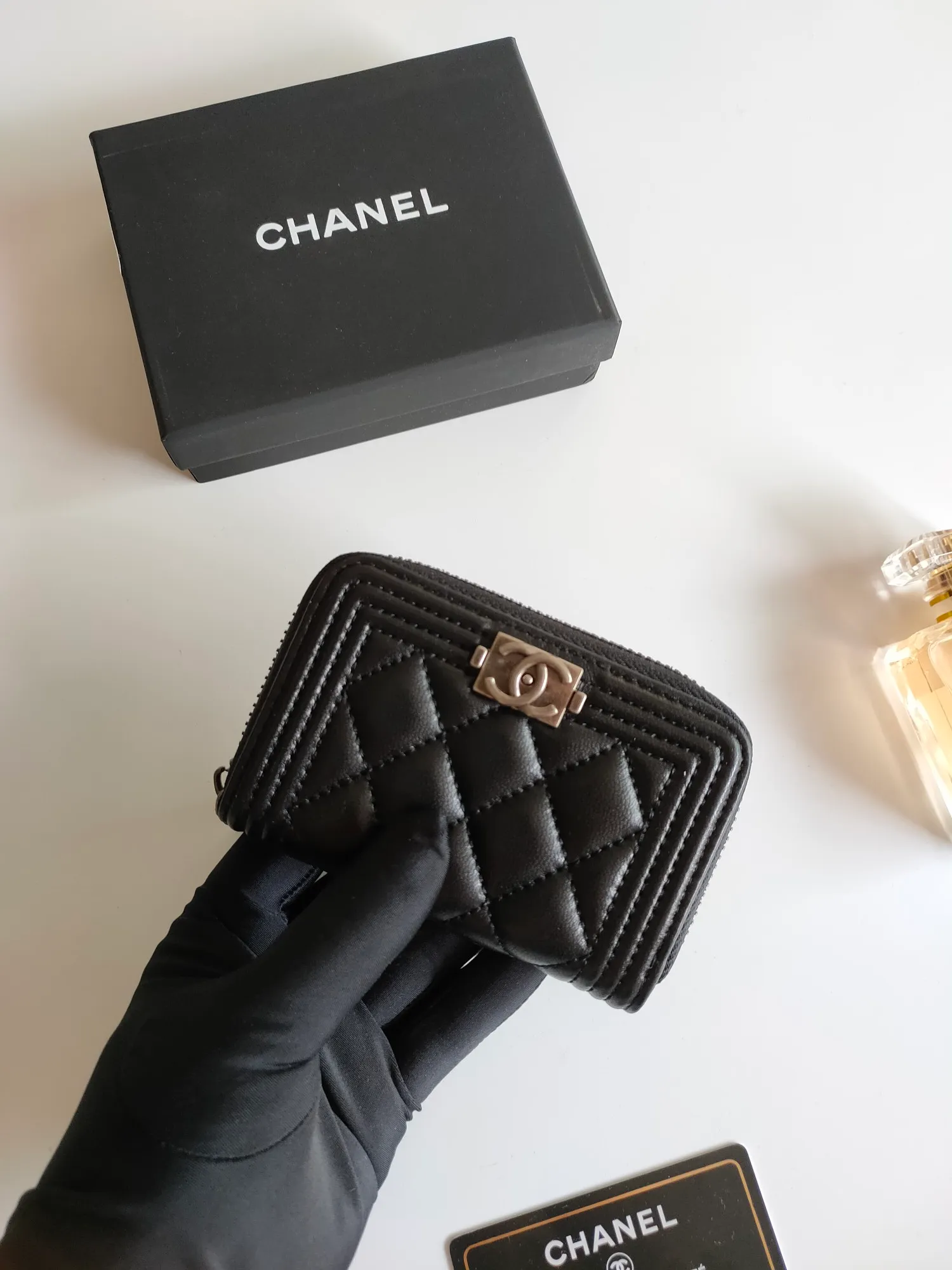 ￥120 Chanel card holder❤Coin purse️❤️Full leather inside and outside. Counter style. Impeccable workmanship details. Adhere to high quality. Style number: A84433 Size: 11.5x8cm
